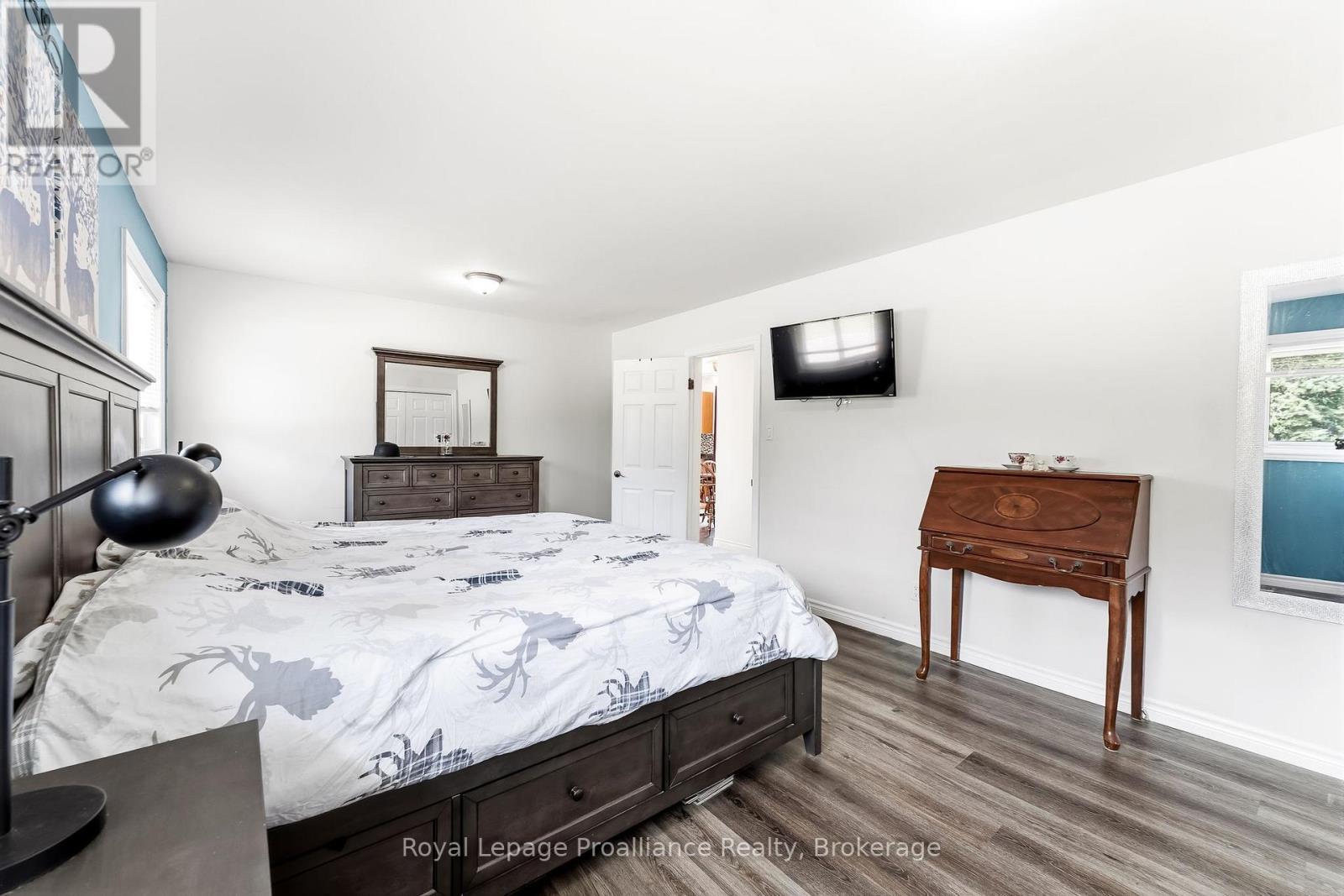 110 ONTARIO STREET - 18