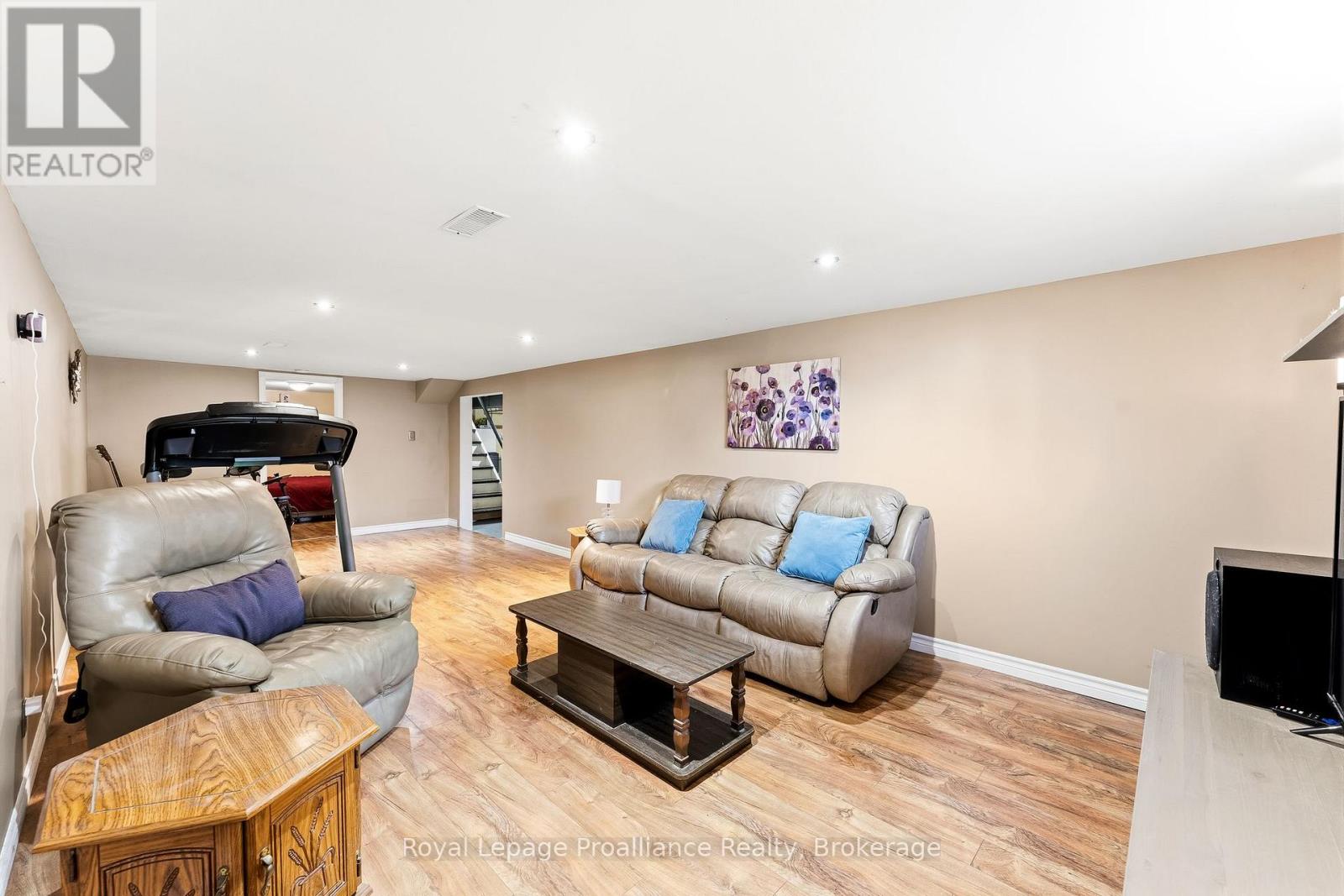 110 ONTARIO STREET - 24