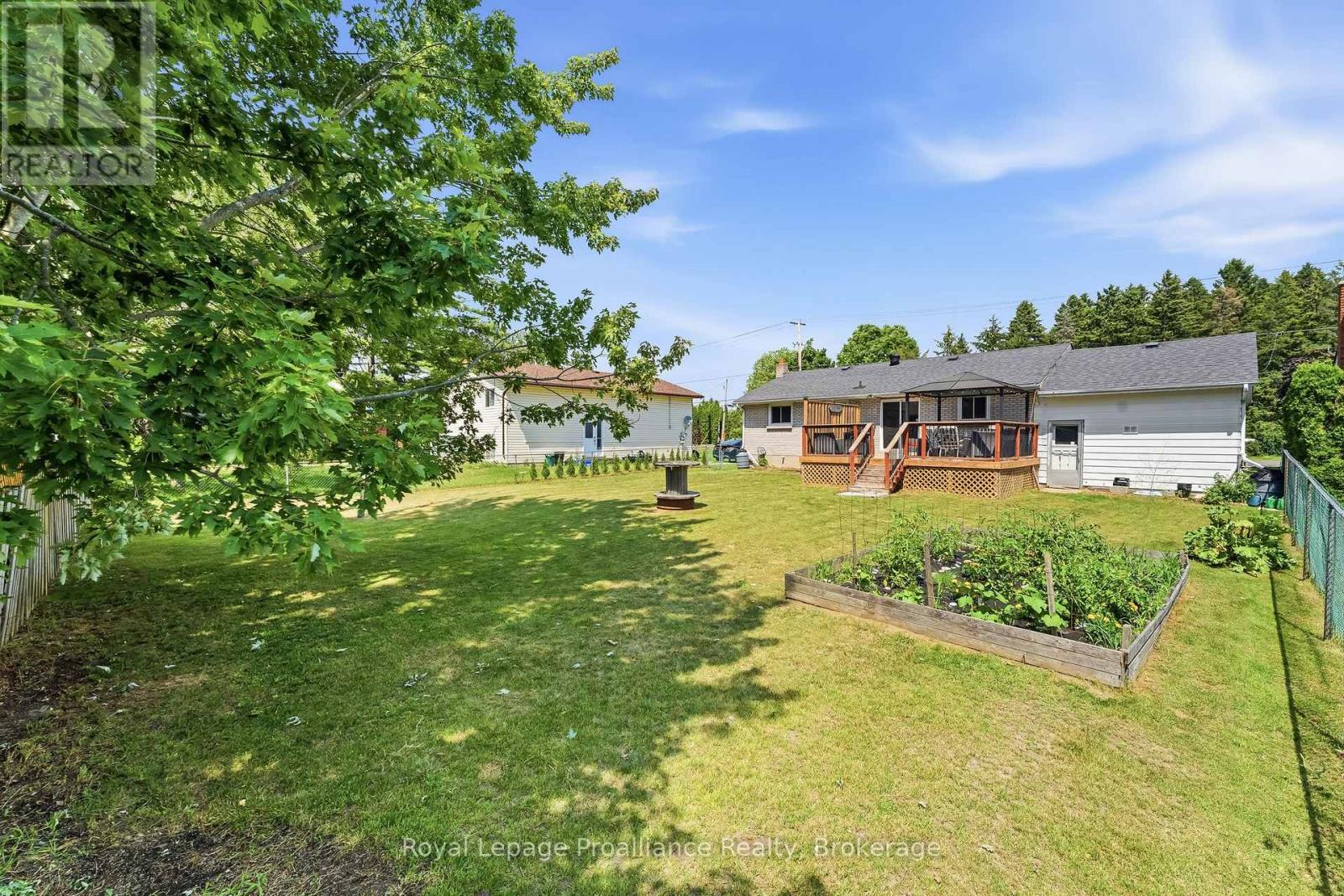 110 ONTARIO STREET - 33
