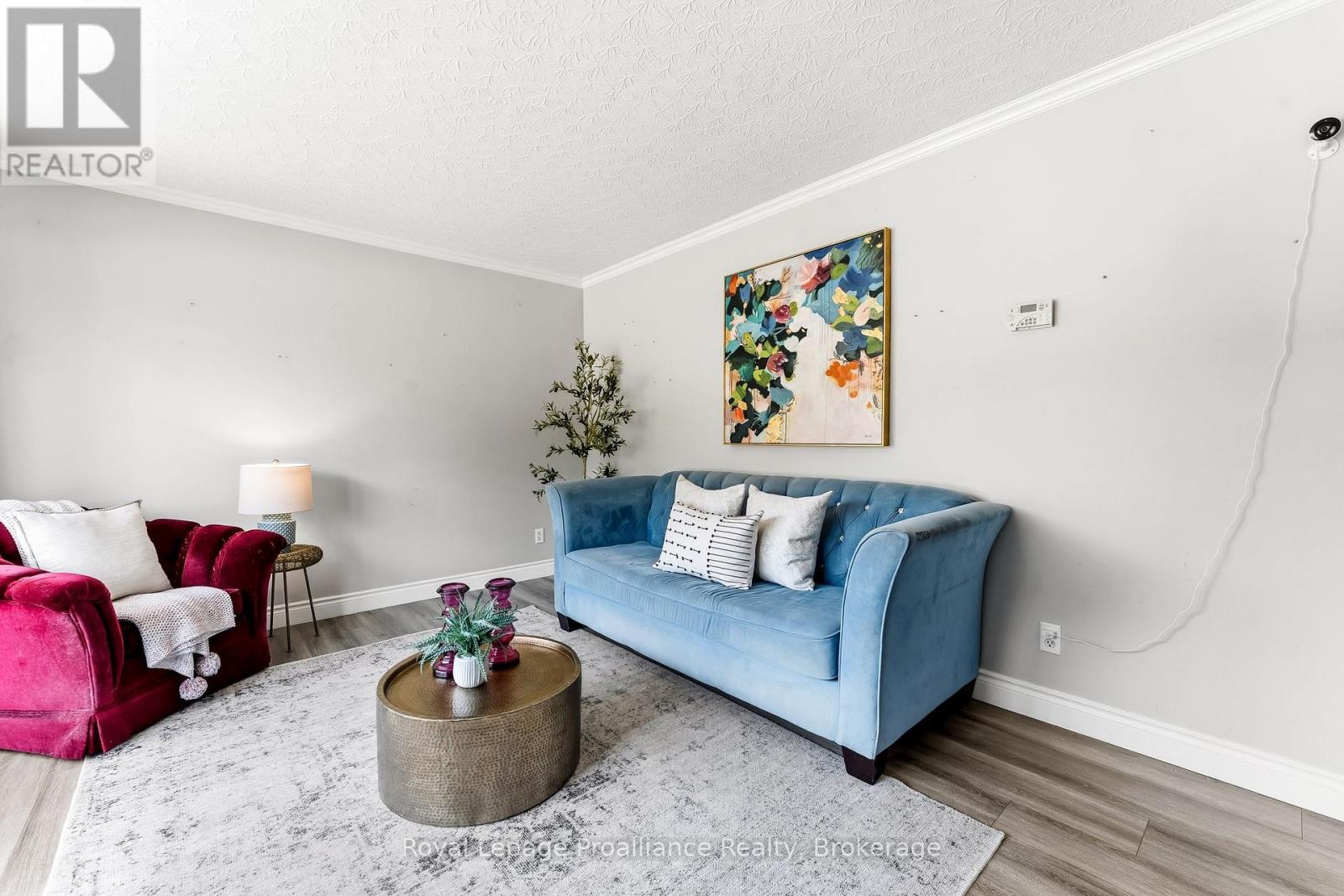 110 ONTARIO STREET - 9