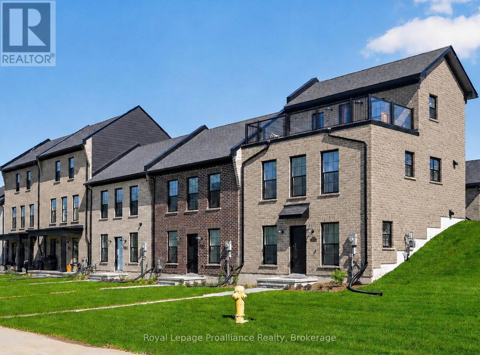 924 KERR STREET W - 4
