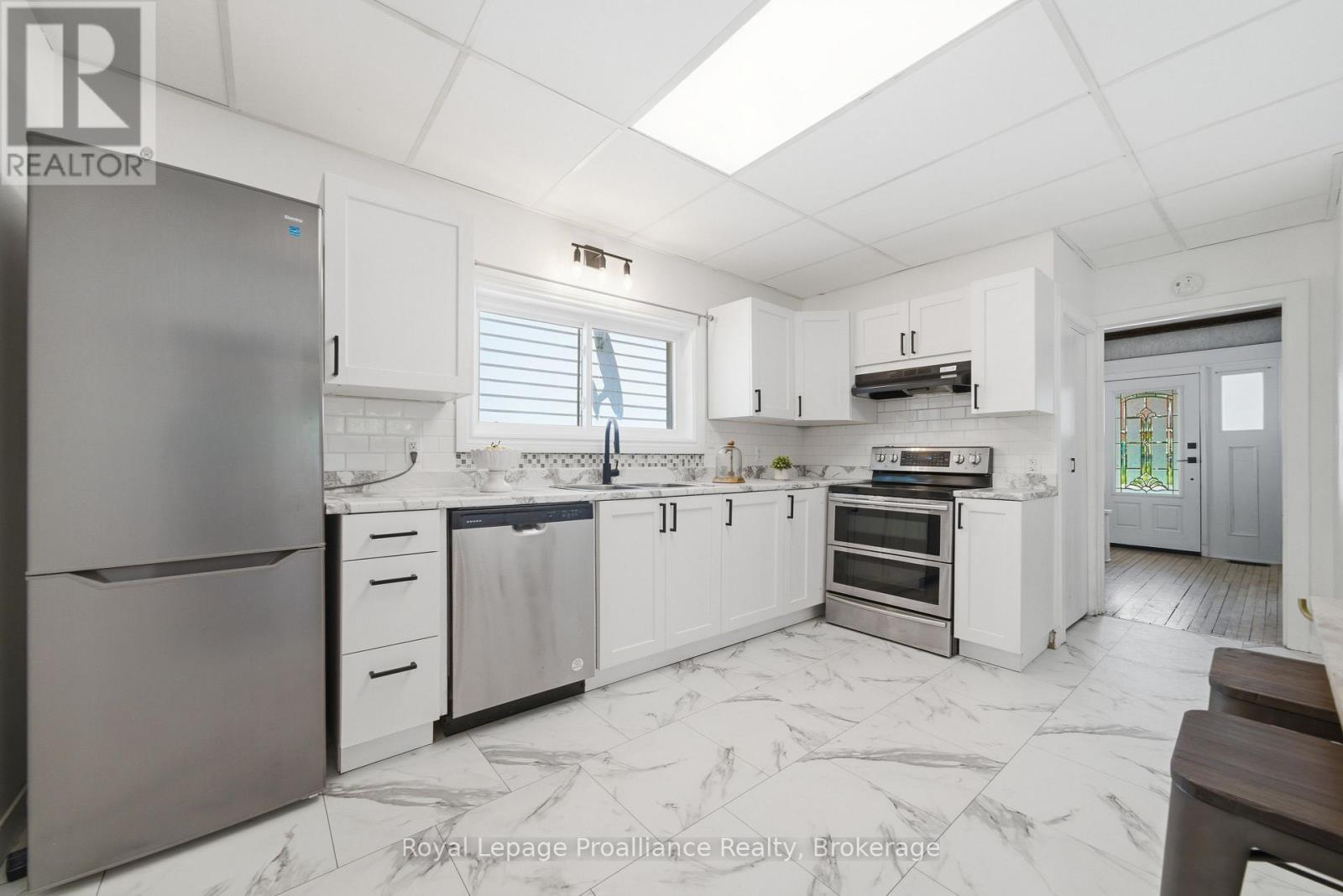 82 MARMORA STREET - 14