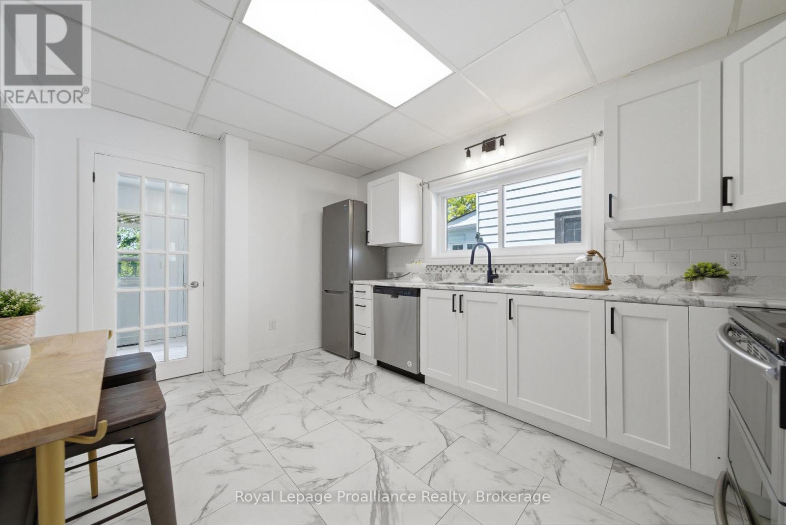 82 MARMORA STREET - 16