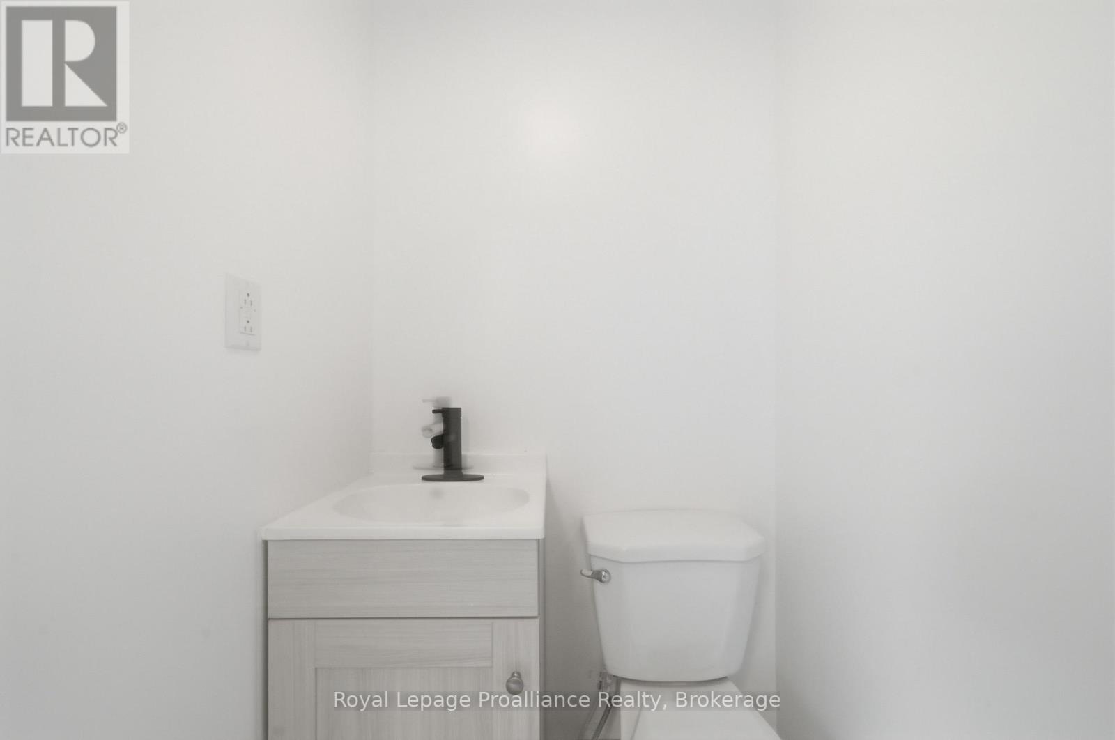 82 MARMORA STREET - 23