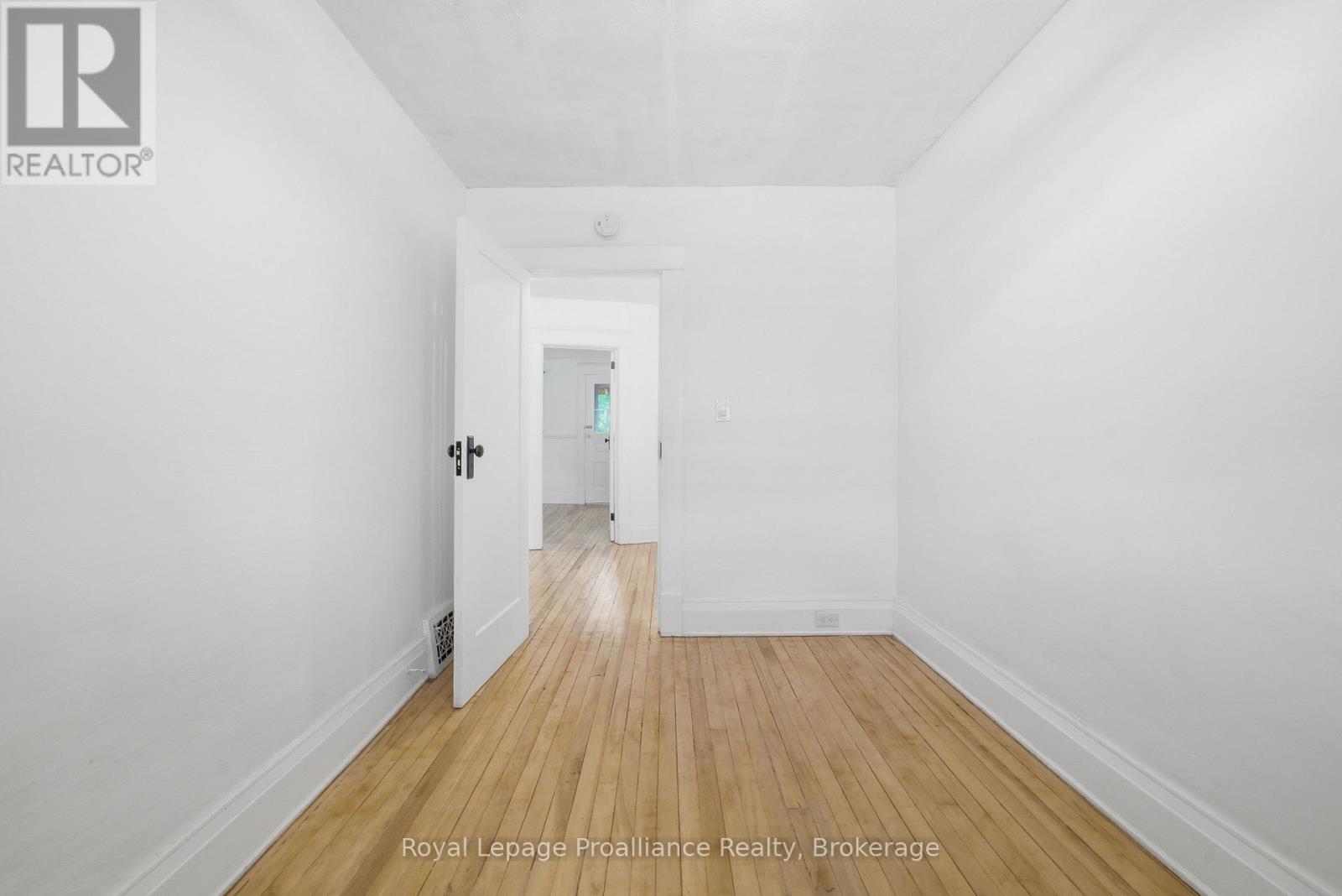 82 MARMORA STREET - 26