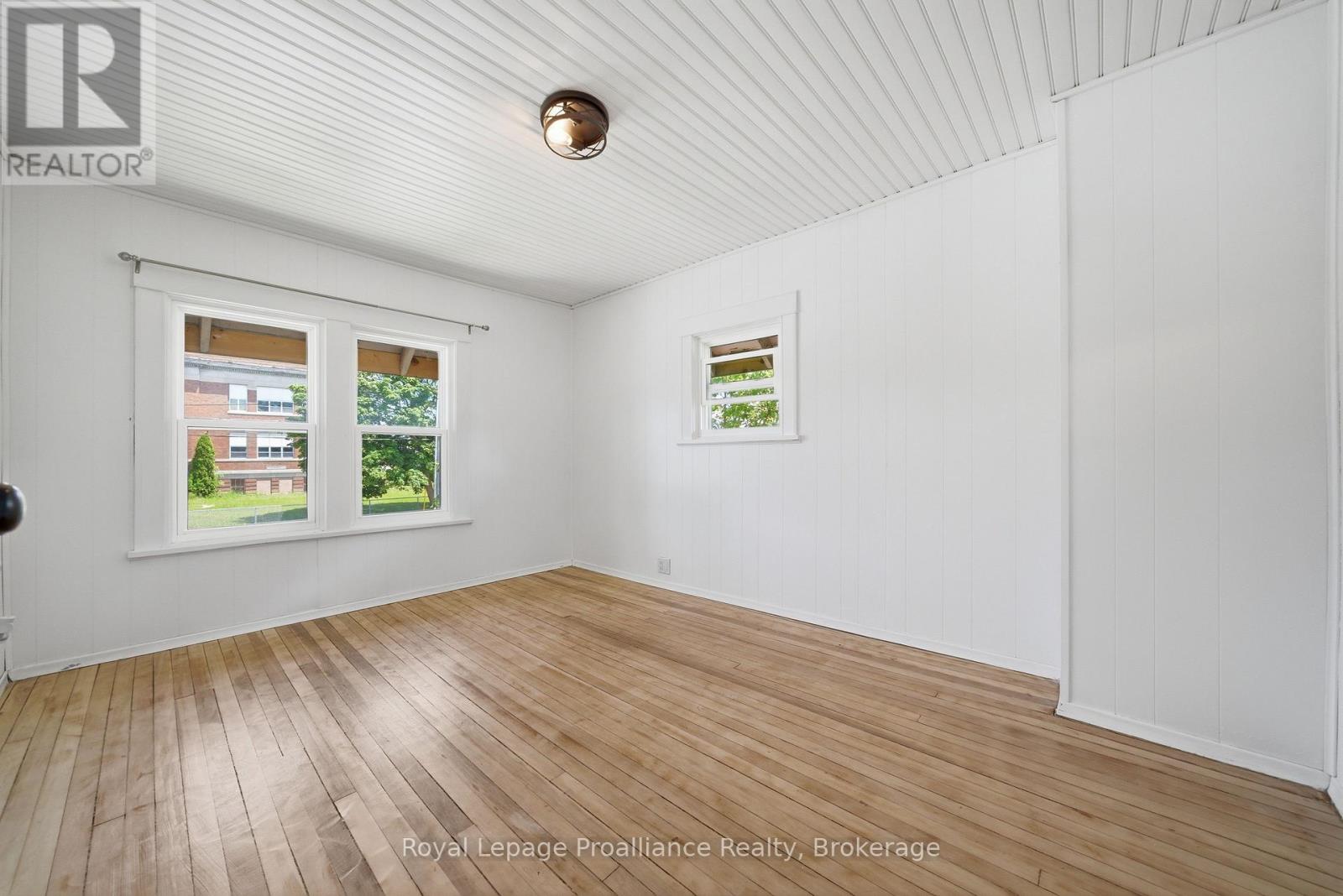 82 MARMORA STREET - 27