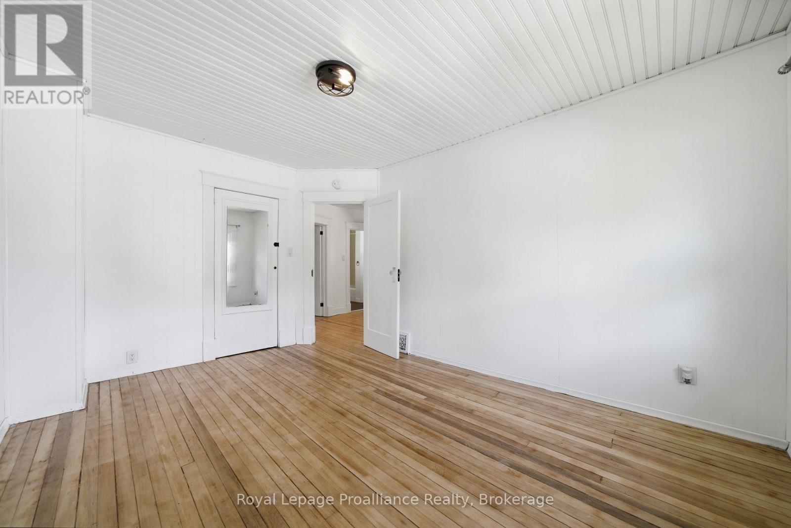 82 MARMORA STREET - 28
