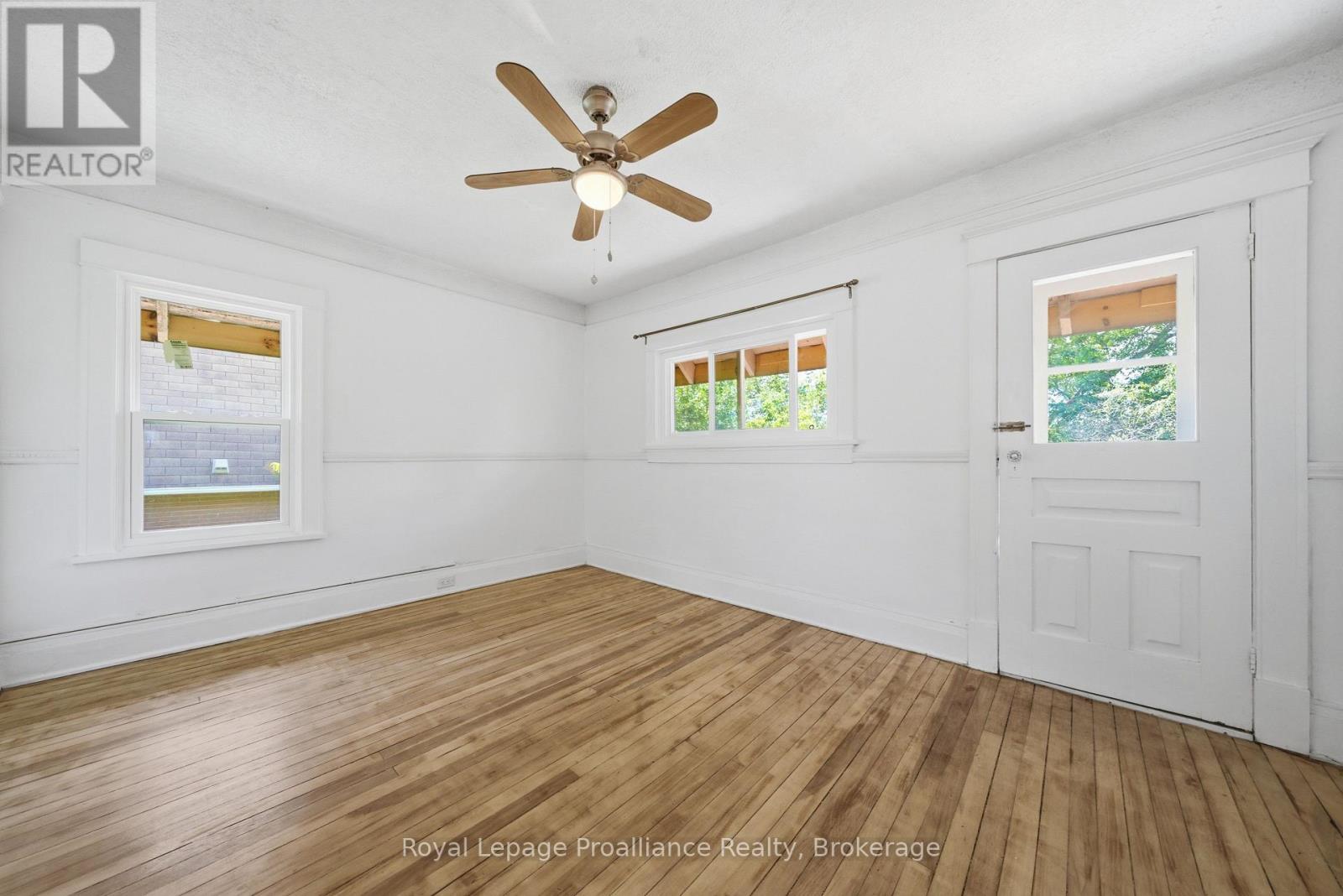 82 MARMORA STREET - 32