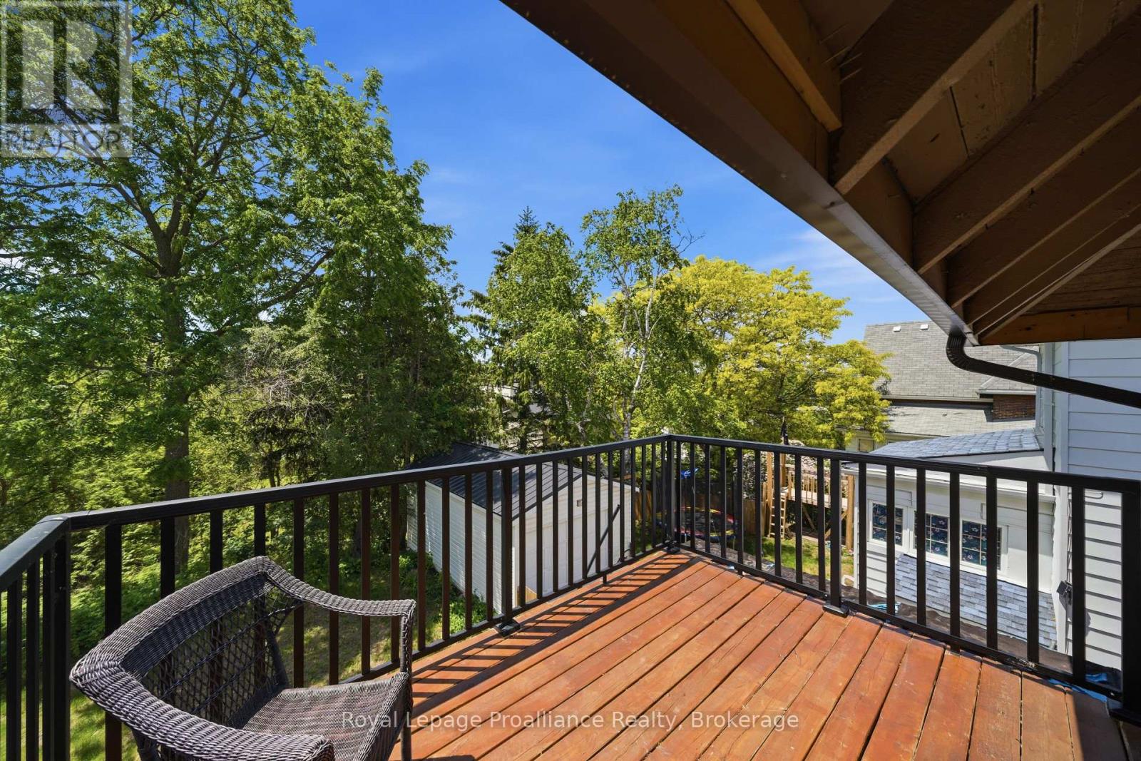 82 MARMORA STREET - 35