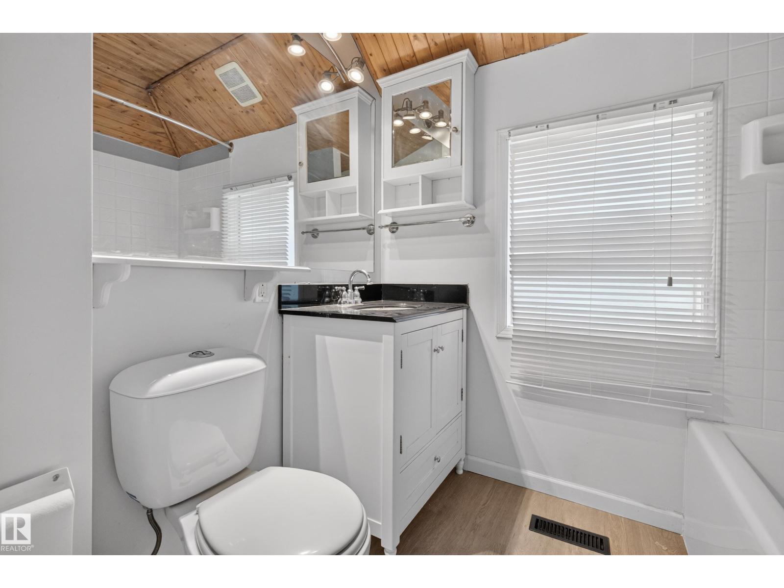 11212 75 AV NW - 42