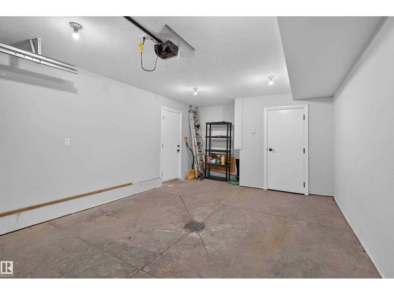 11212 75 AV NW - 21