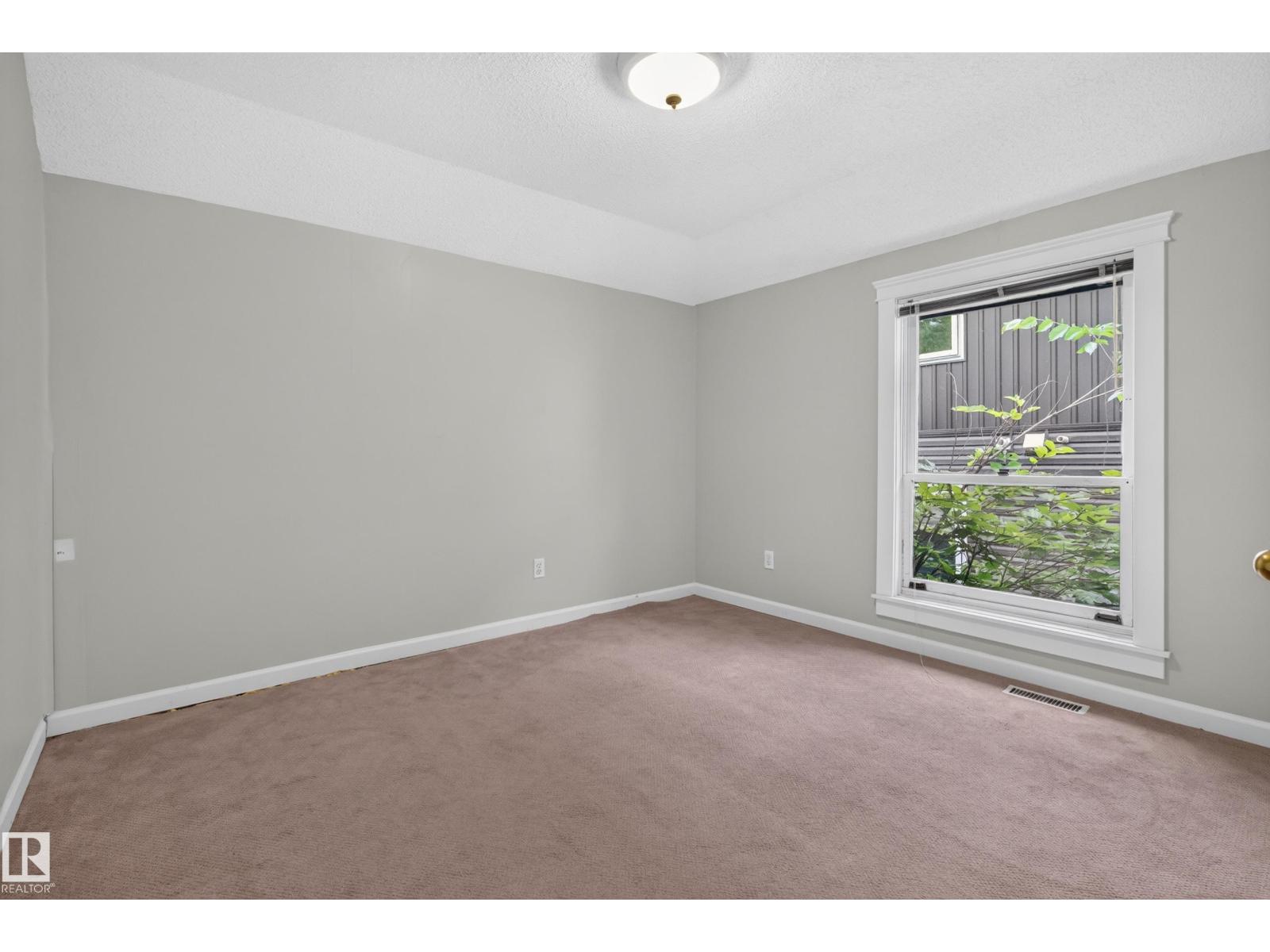 11212 75 AV NW - 38
