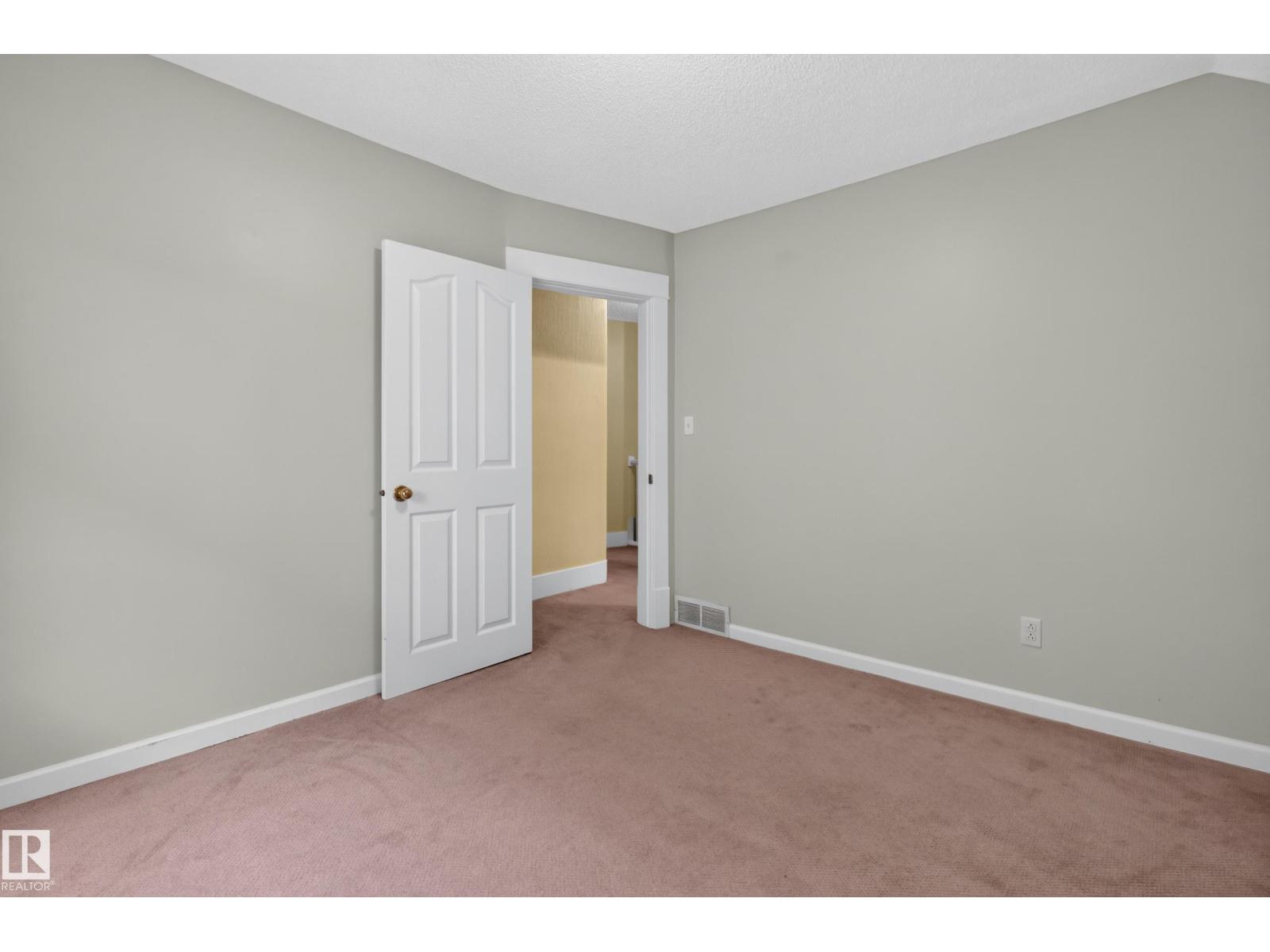 11212 75 AV NW - 39