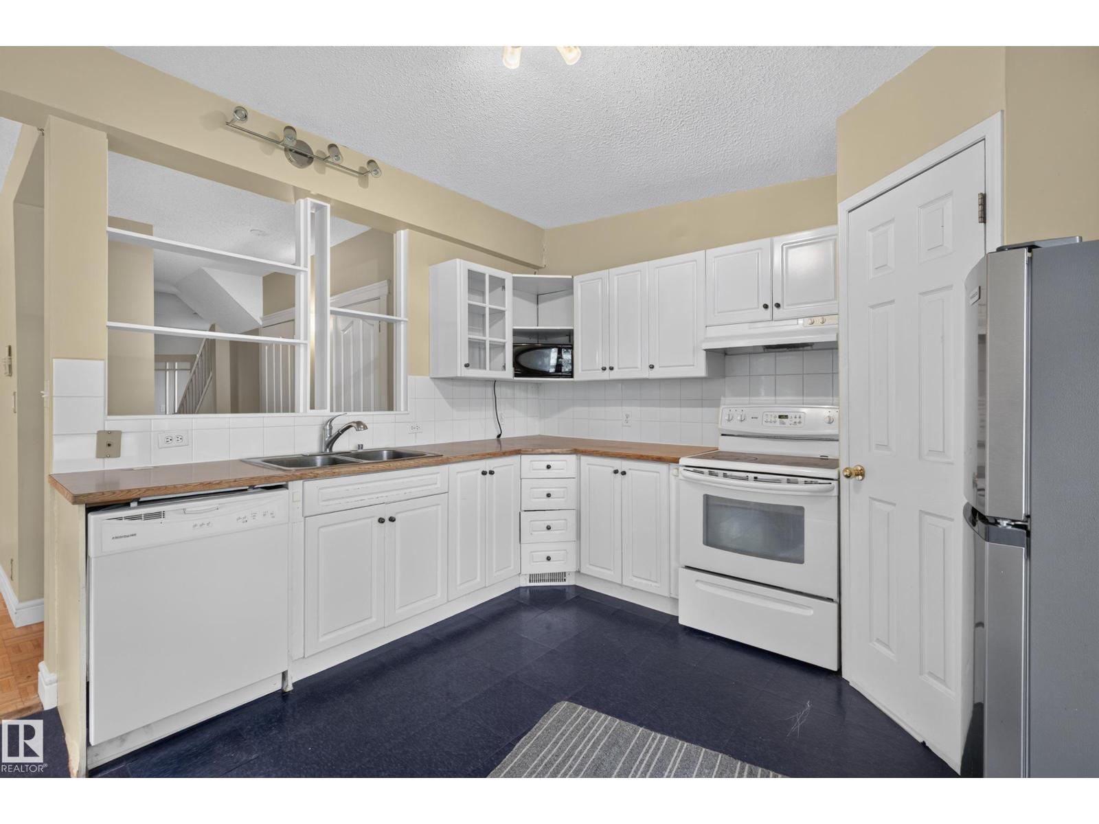 11212 75 AV NW - 32