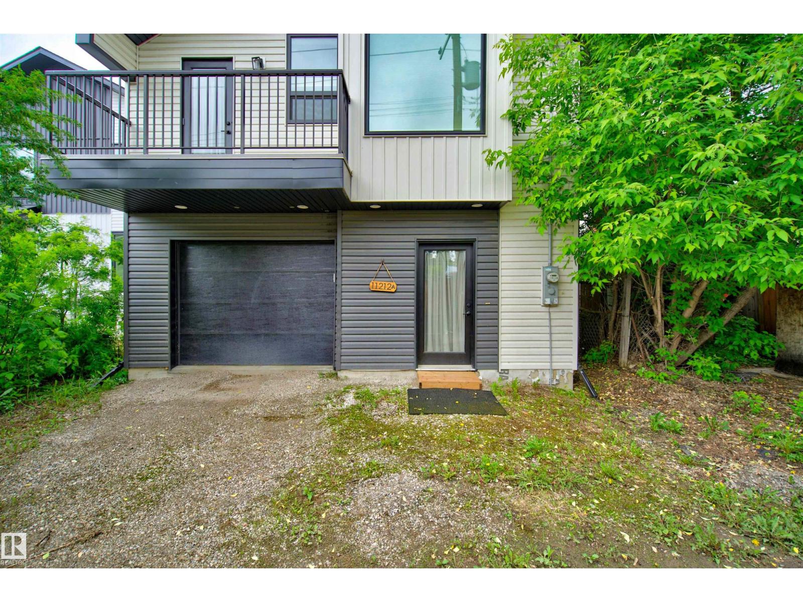 11212 75 AV NW - 3