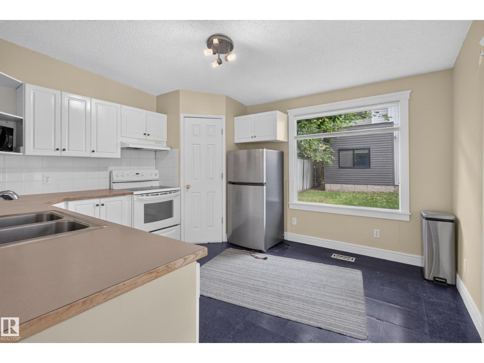 11212 75 AV NW - 31
