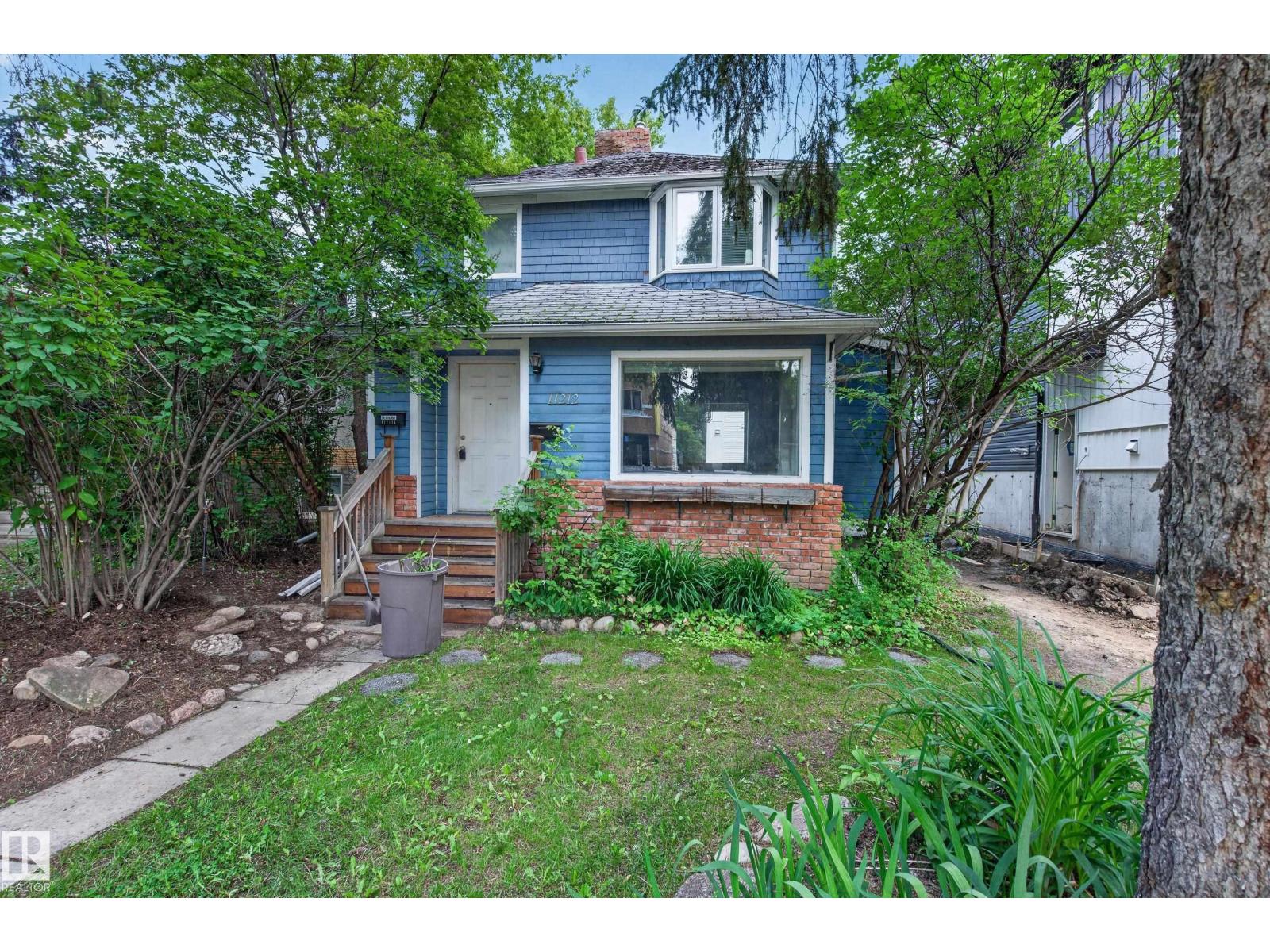 11212 75 AV NW - 2