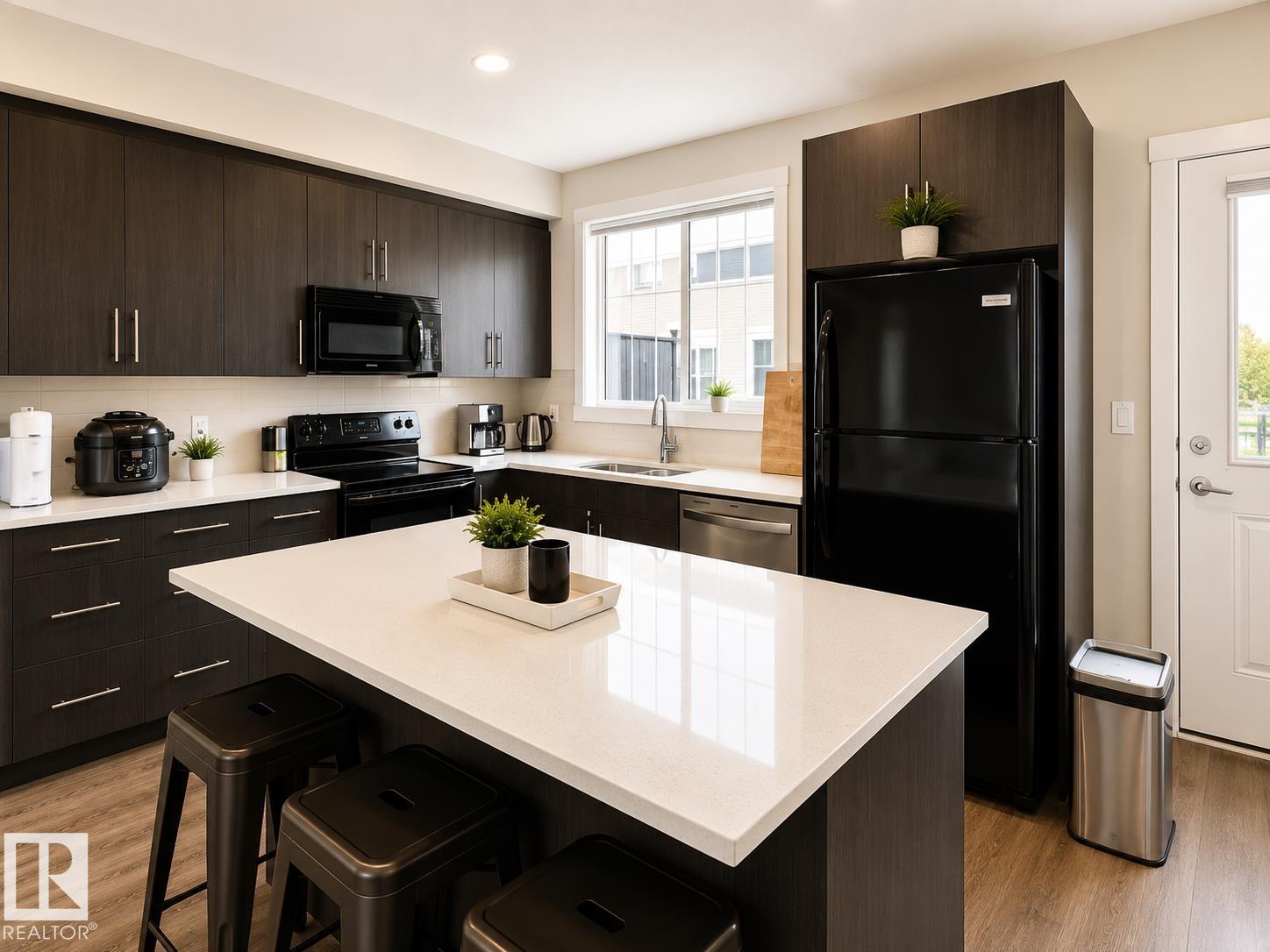 #106 8530 94 ST - 4