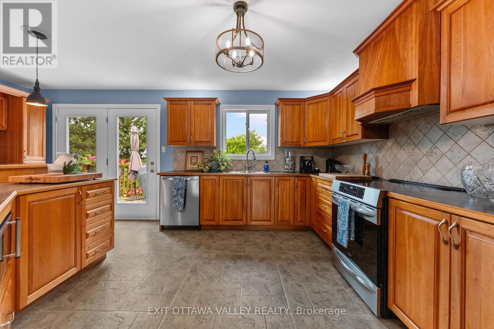 62 MEADOWVIEW DRIVE - 12