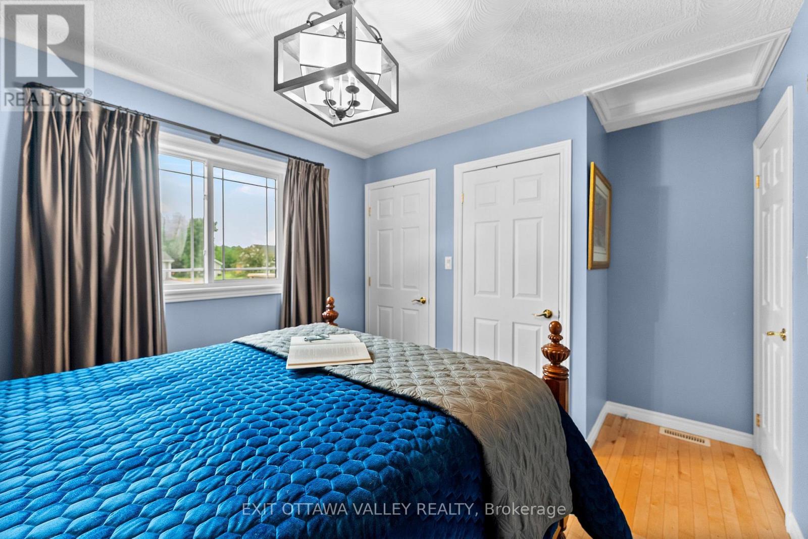 62 MEADOWVIEW DRIVE - 16