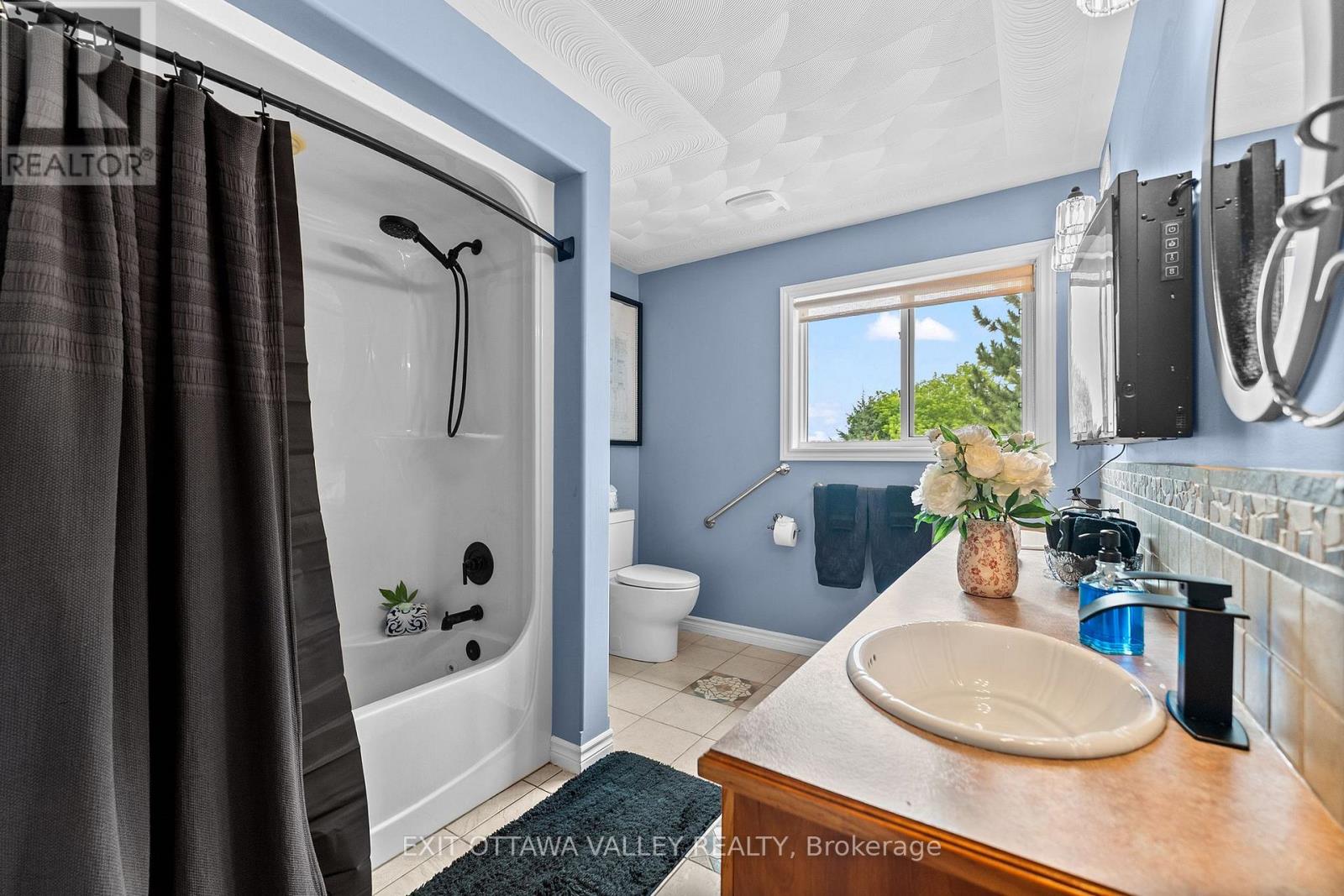 62 MEADOWVIEW DRIVE - 19