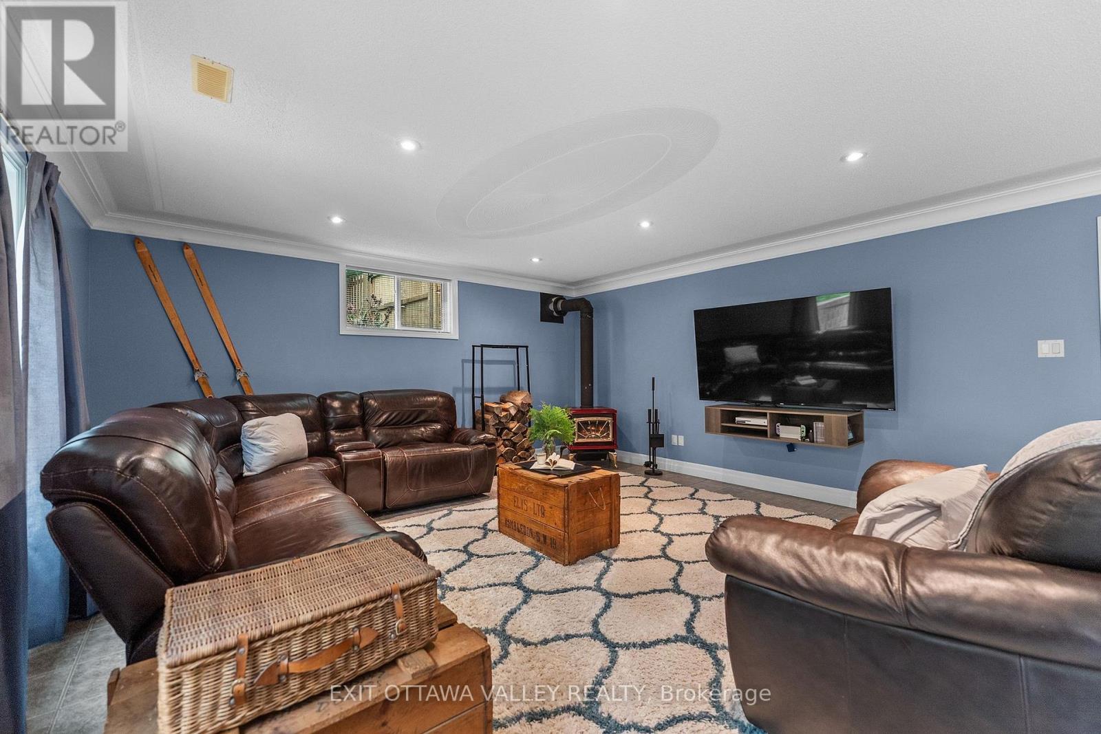 62 MEADOWVIEW DRIVE - 24