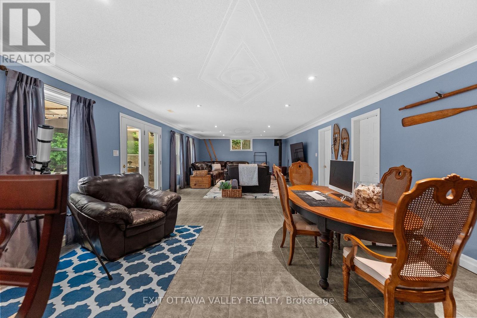 62 MEADOWVIEW DRIVE - 27