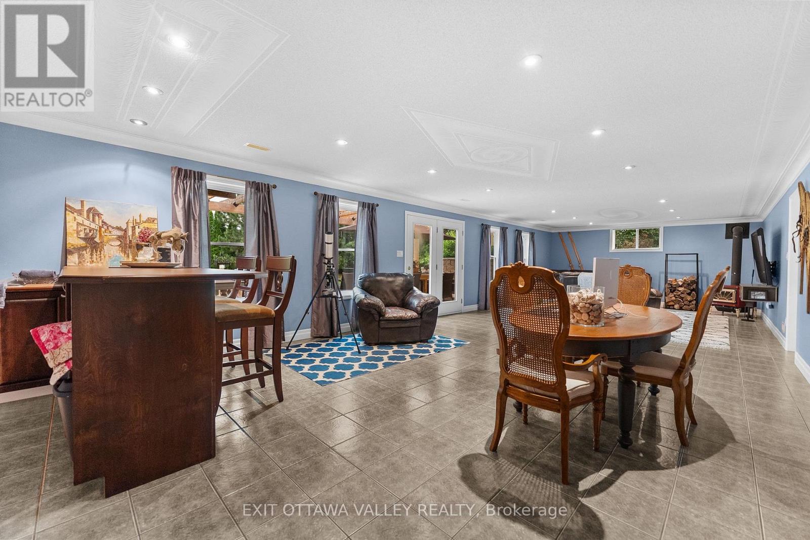 62 MEADOWVIEW DRIVE - 28