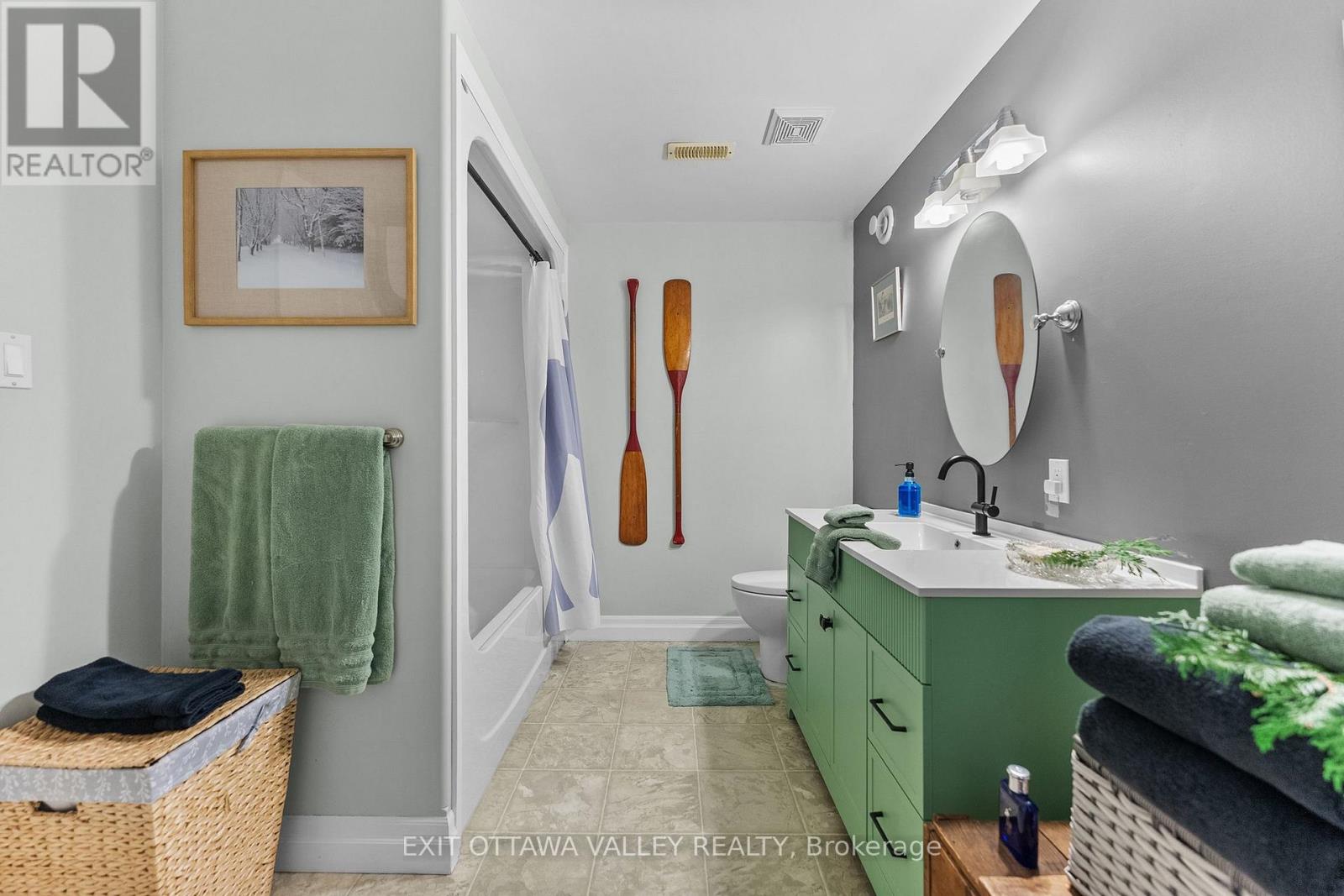62 MEADOWVIEW DRIVE - 32