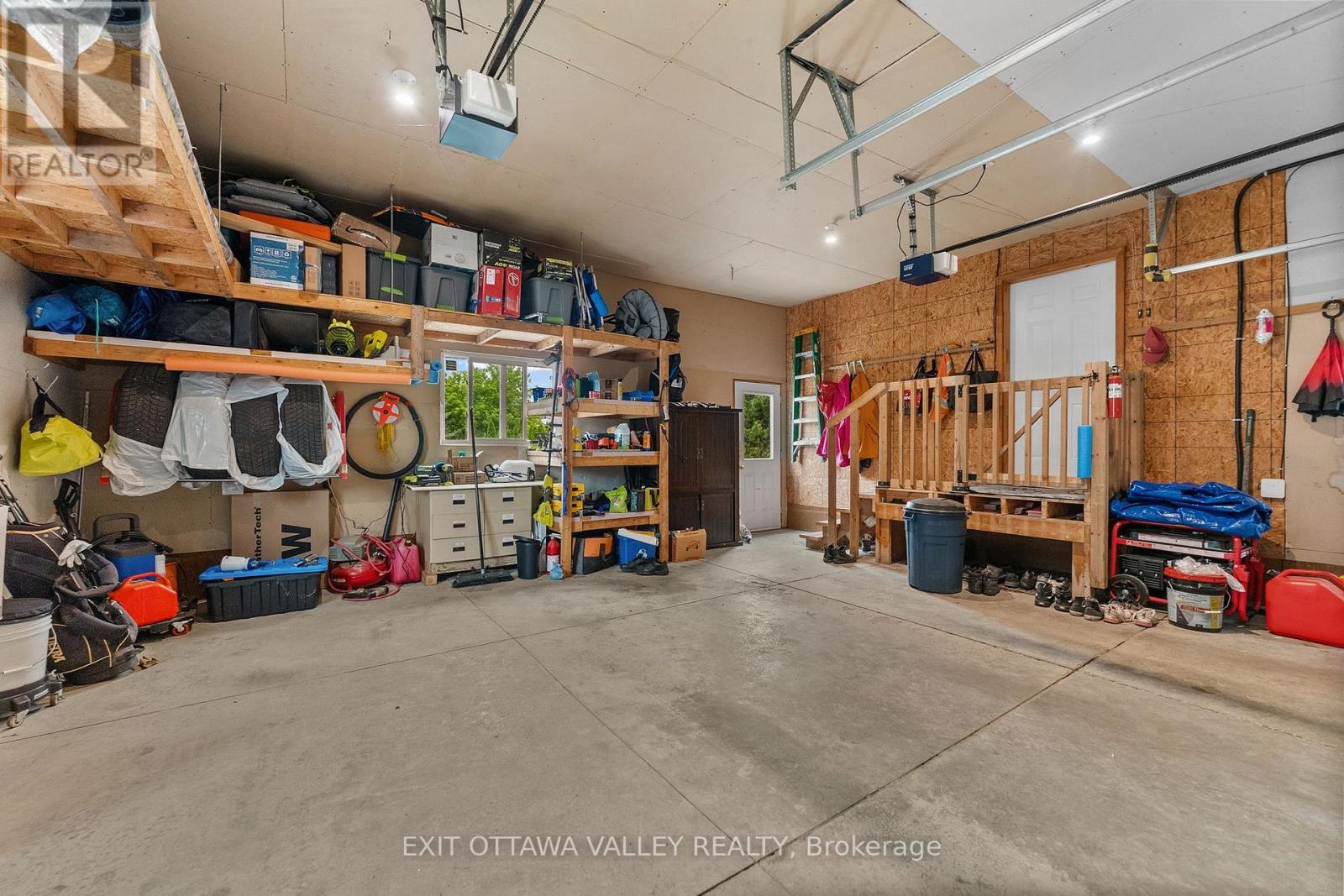 62 MEADOWVIEW DRIVE - 34