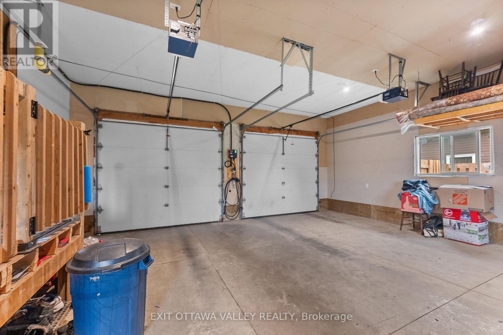62 MEADOWVIEW DRIVE - 35