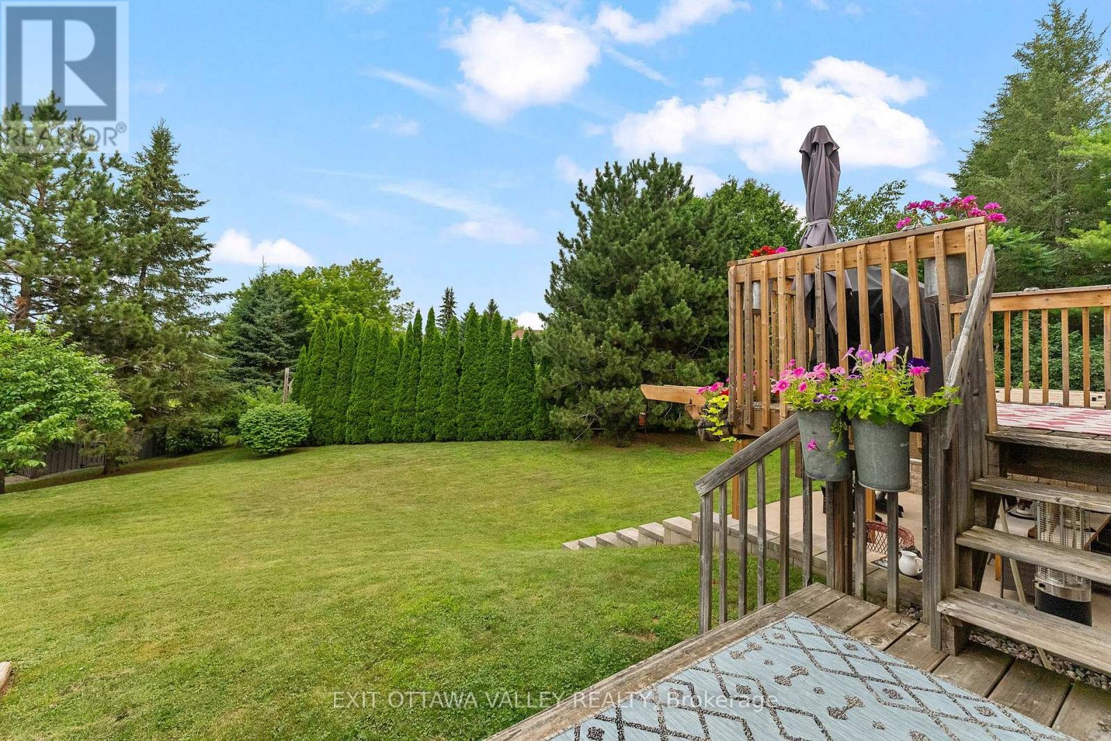 62 MEADOWVIEW DRIVE - 39