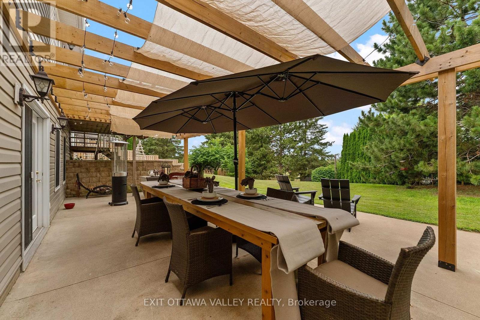 62 MEADOWVIEW DRIVE - 40