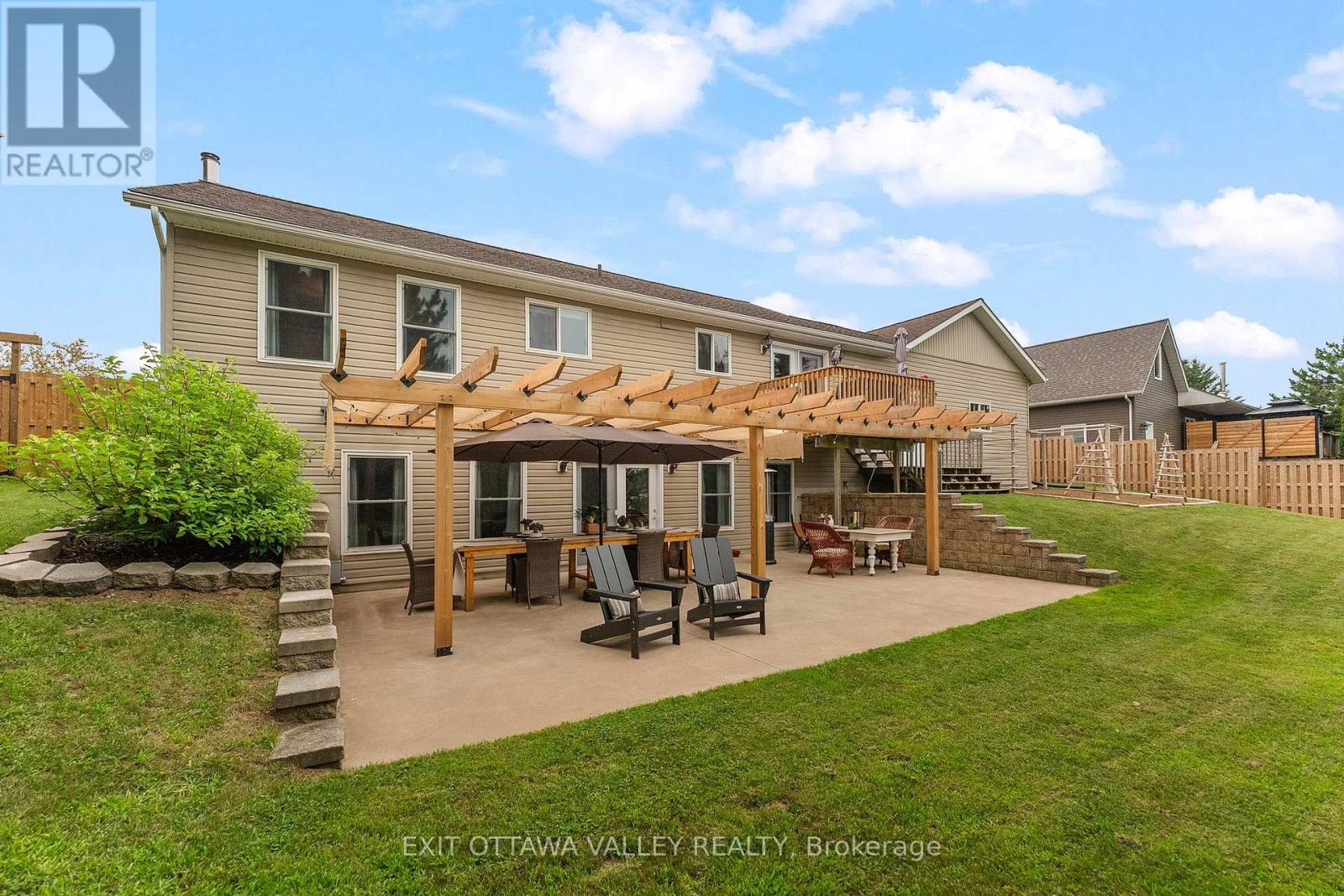 62 MEADOWVIEW DRIVE - 44