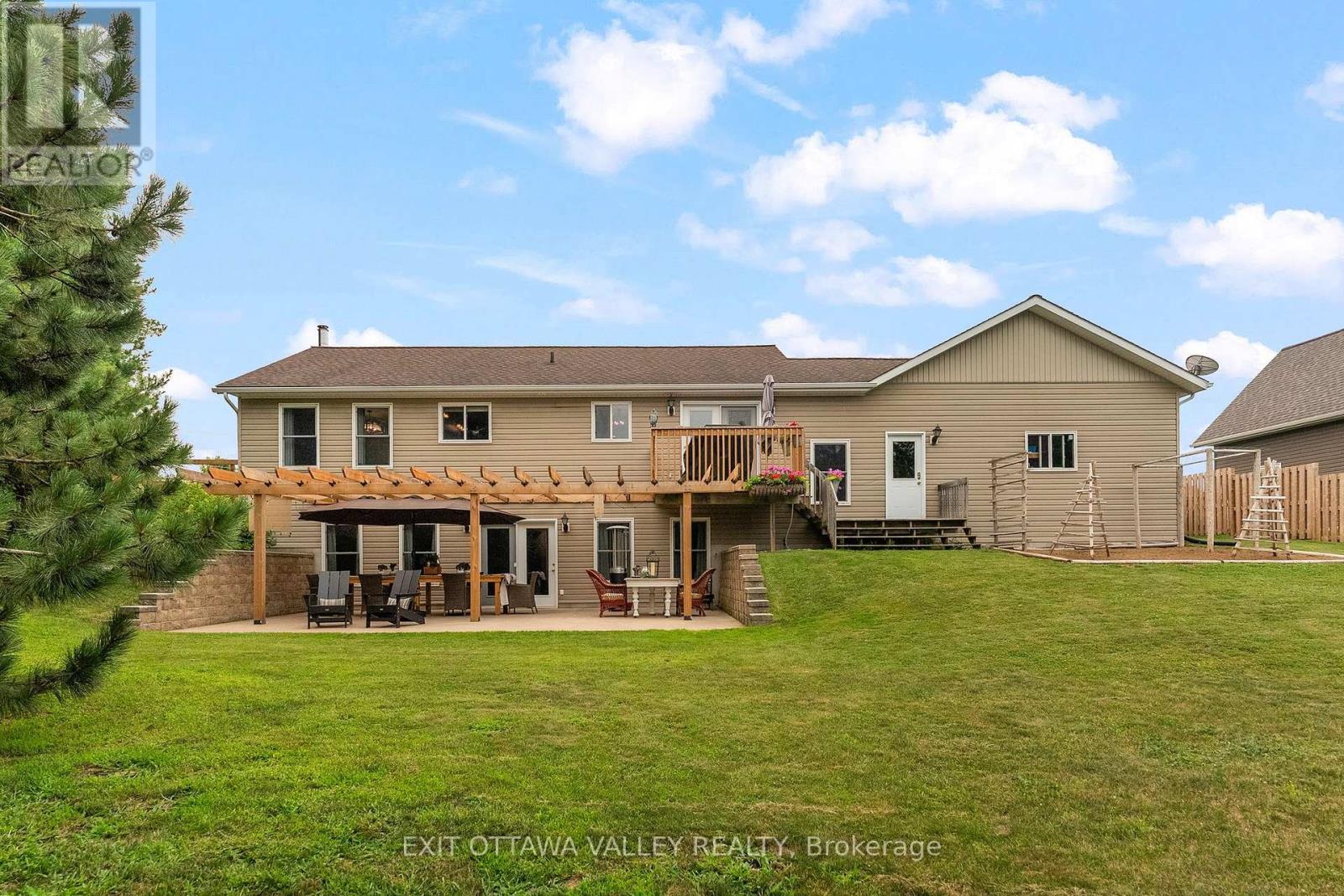 62 MEADOWVIEW DRIVE - 45