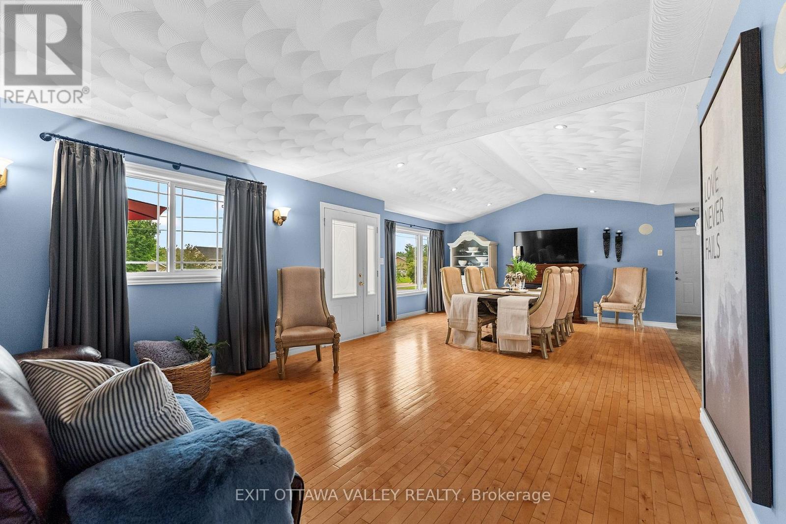 62 MEADOWVIEW DRIVE - 5