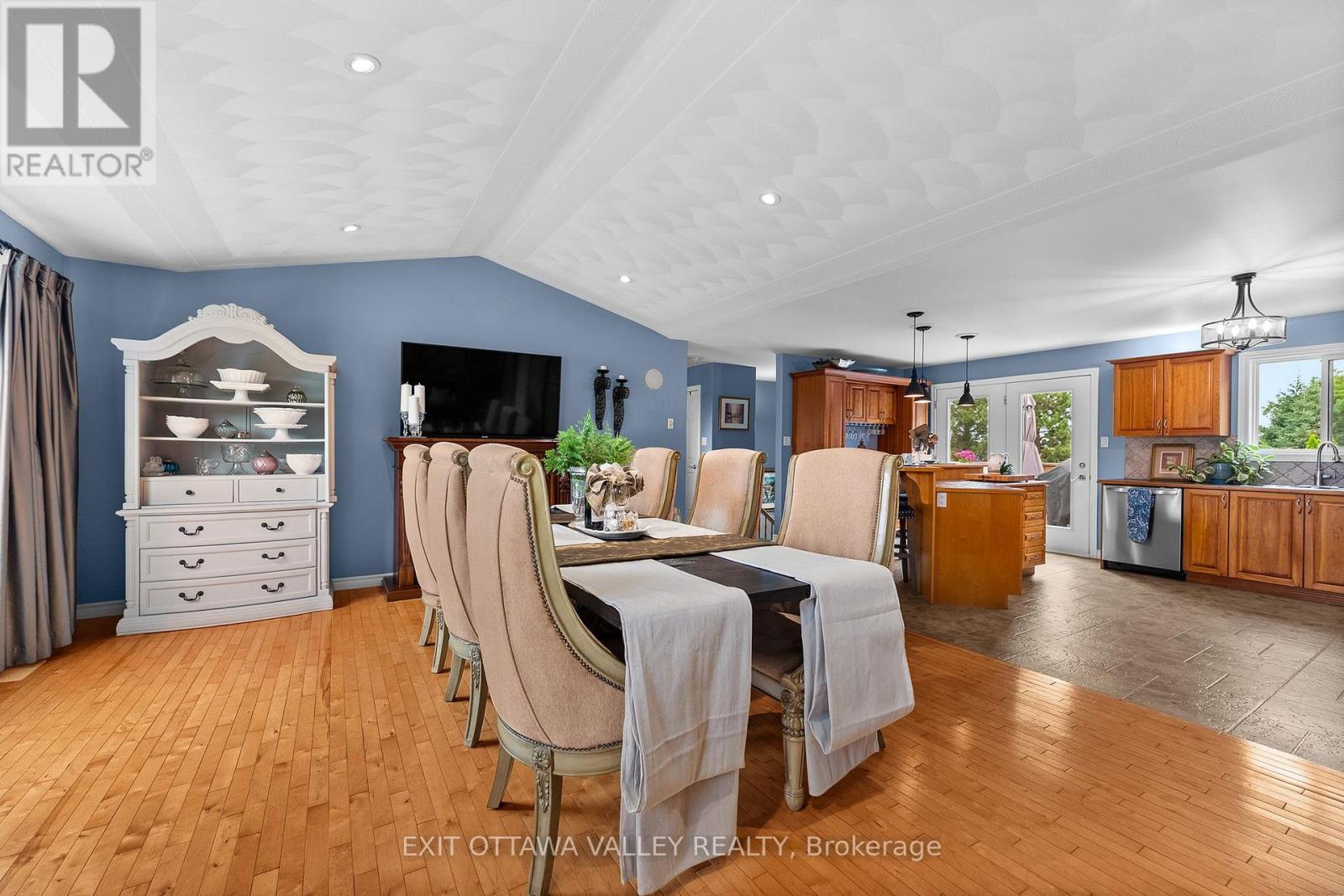 62 MEADOWVIEW DRIVE - 7