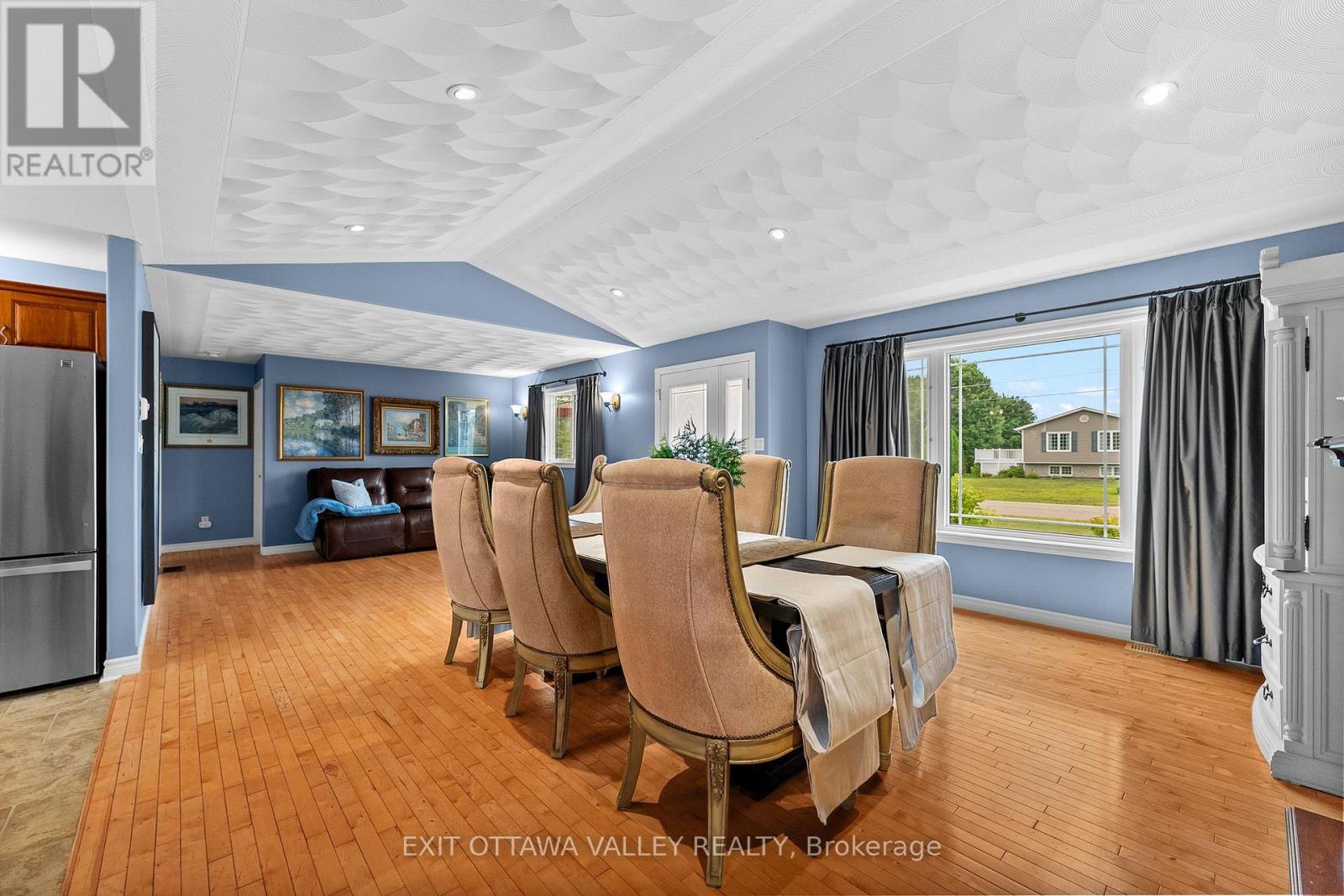 62 MEADOWVIEW DRIVE - 8