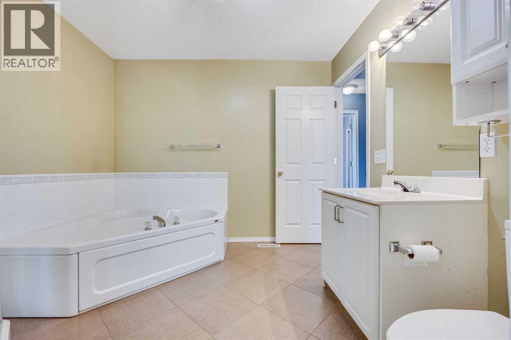 225 Killarney Glen Court SW - 15