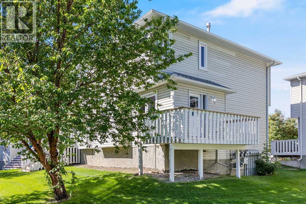 225 Killarney Glen Court SW - 2