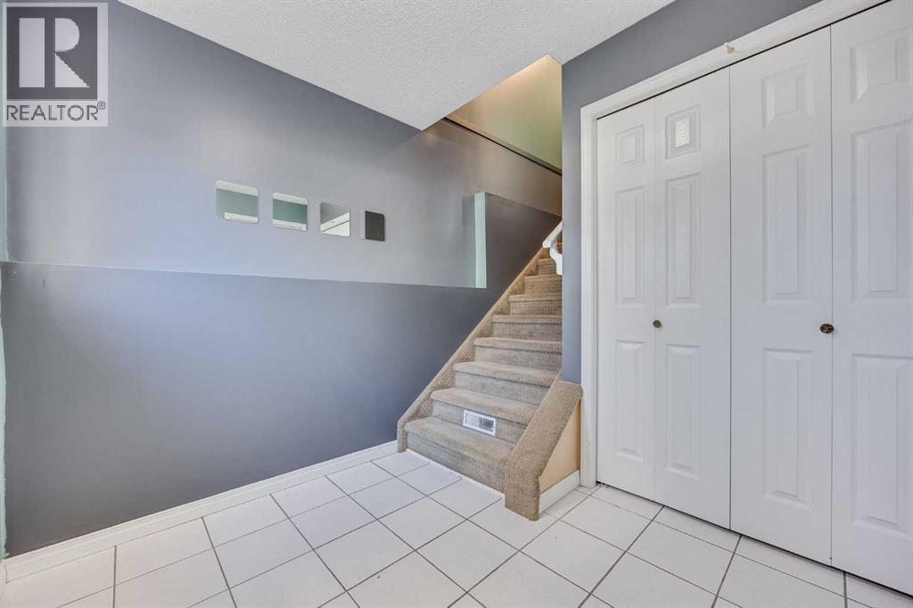 225 Killarney Glen Court SW - 4