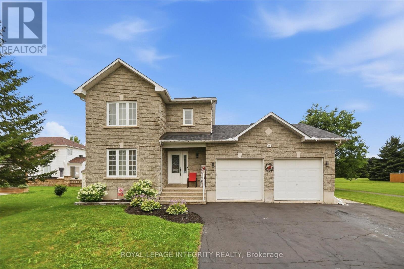 36 FRONTENAC BOULEVARD - 1