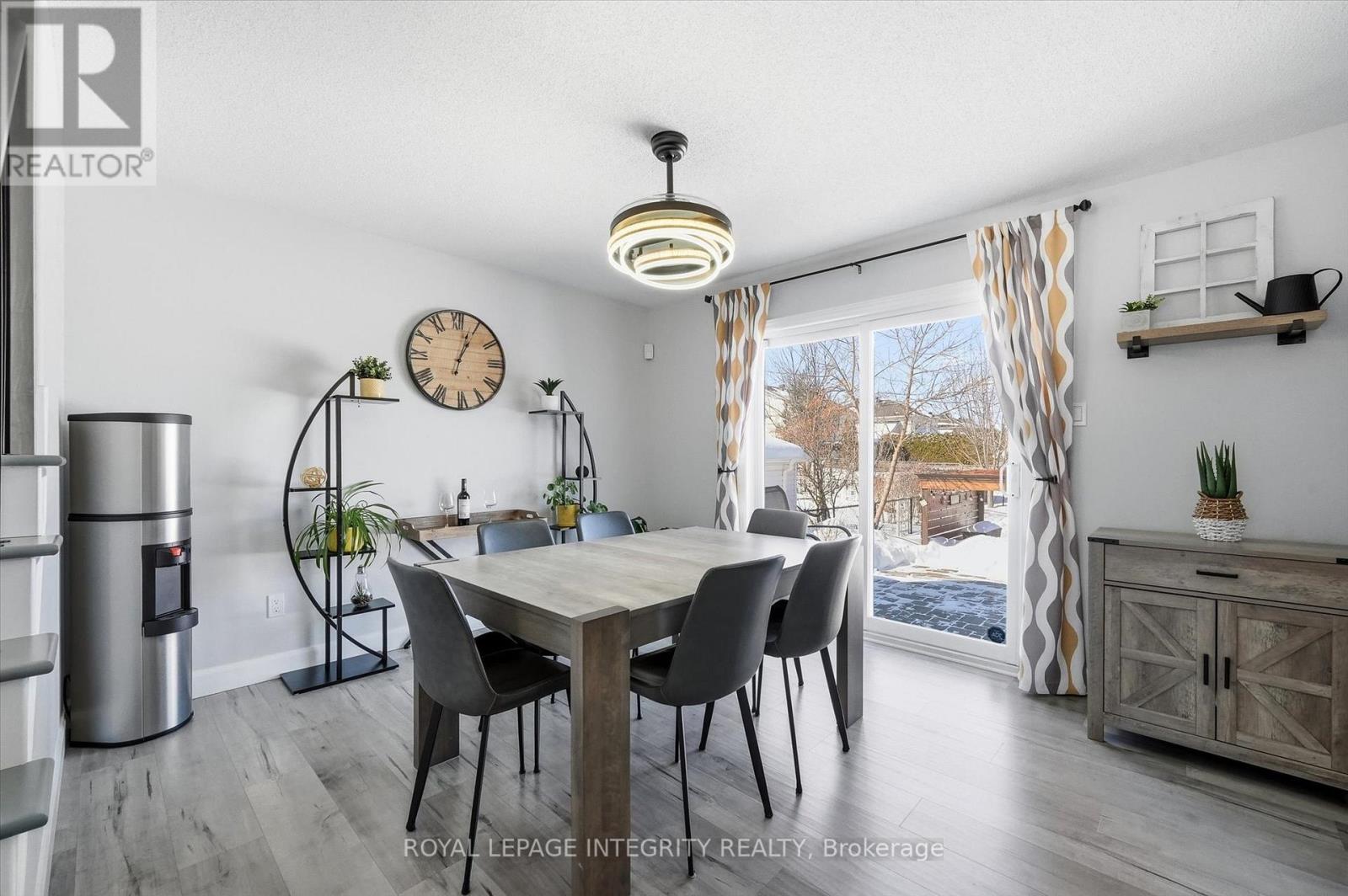36 FRONTENAC BOULEVARD - 12