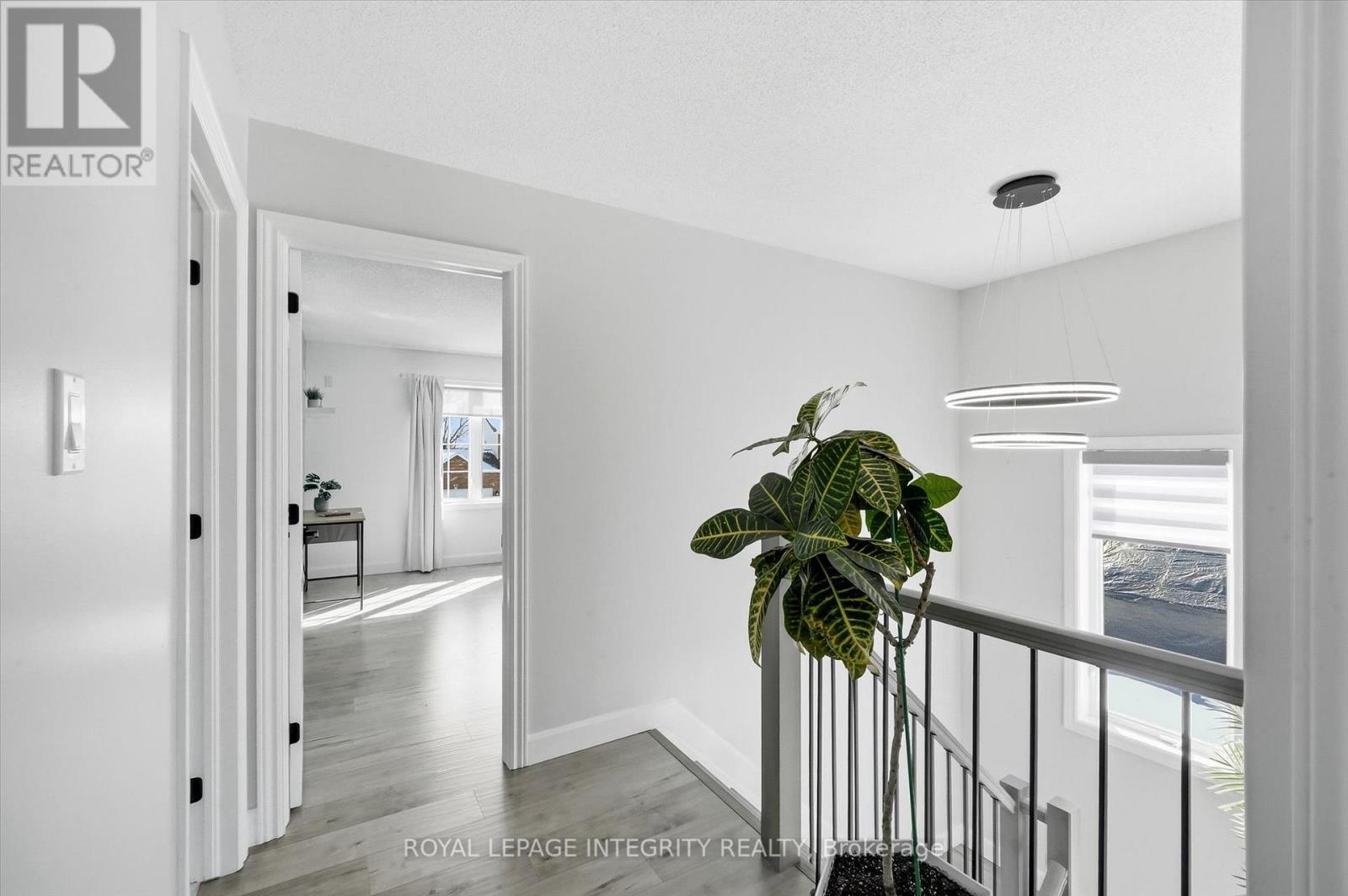 36 FRONTENAC BOULEVARD - 18