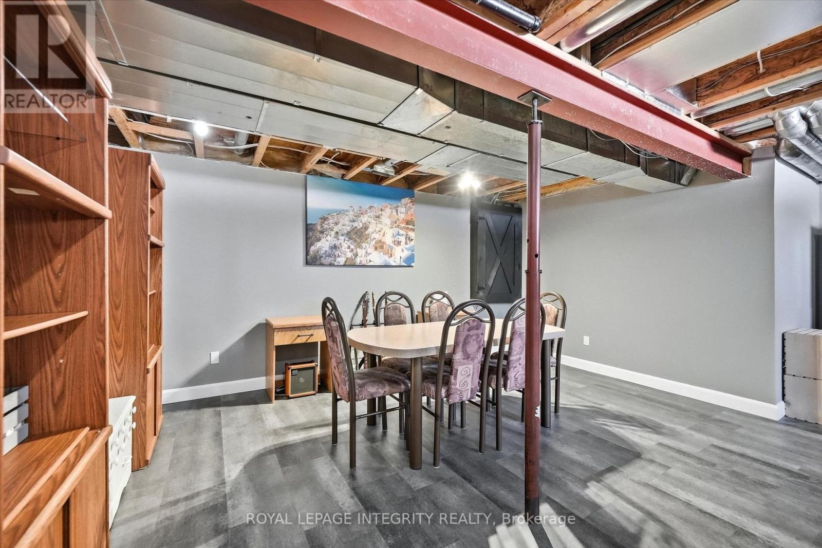 36 FRONTENAC BOULEVARD - 31