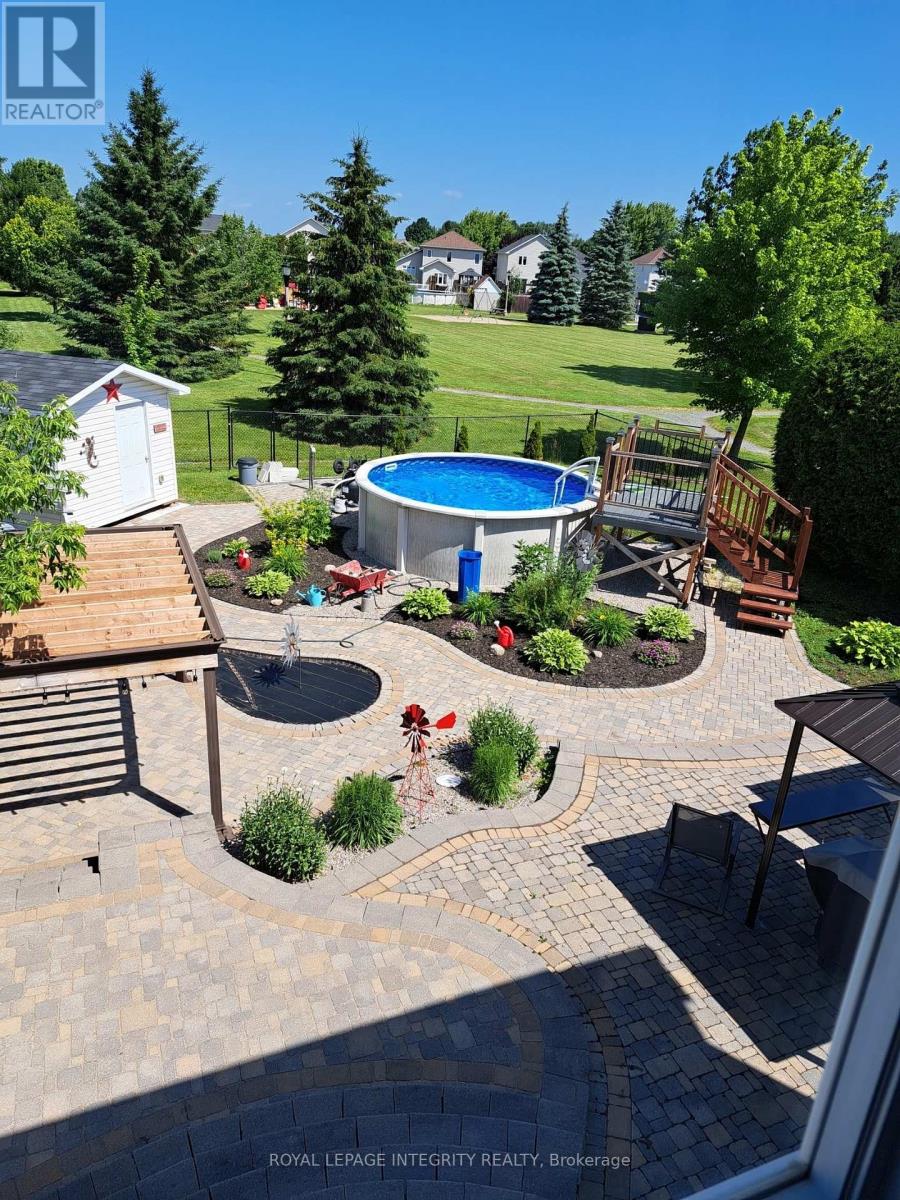 36 FRONTENAC BOULEVARD - 47