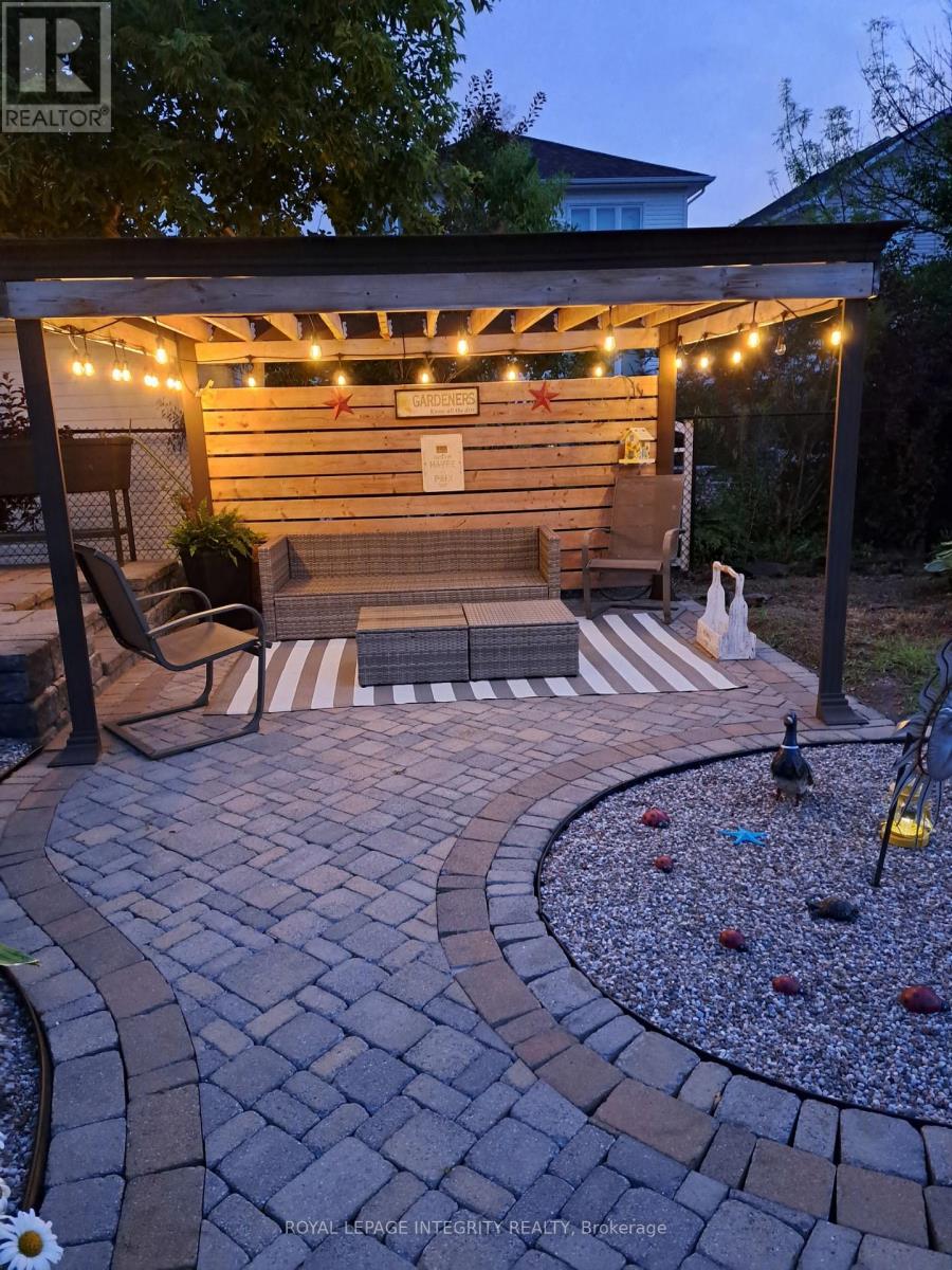 36 FRONTENAC BOULEVARD - 49