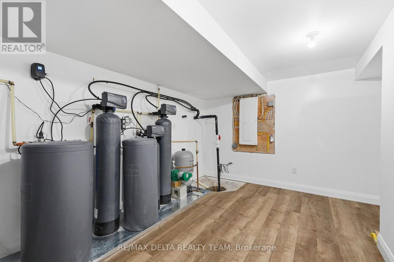 1568 PILON ROAD - 33