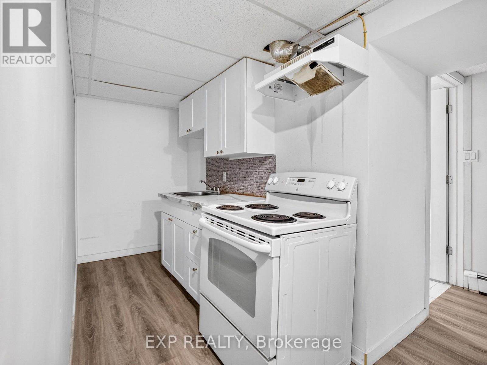 151 WELLINGTON STREET - 17