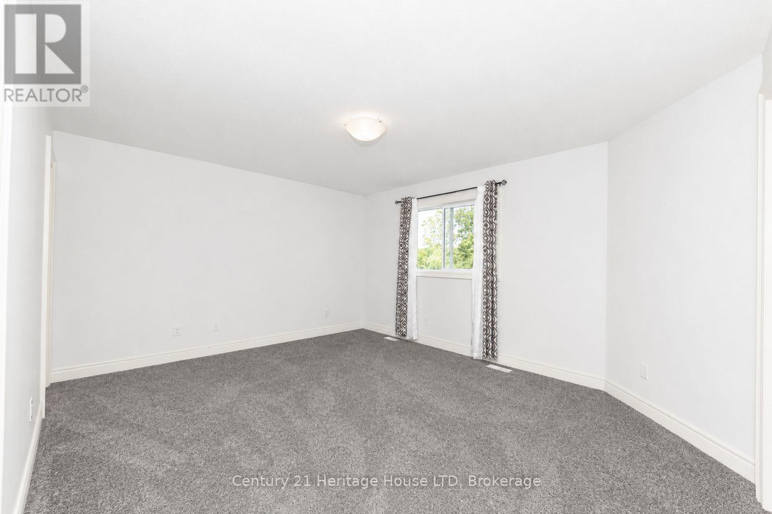 892 BURWELL STREET - 23